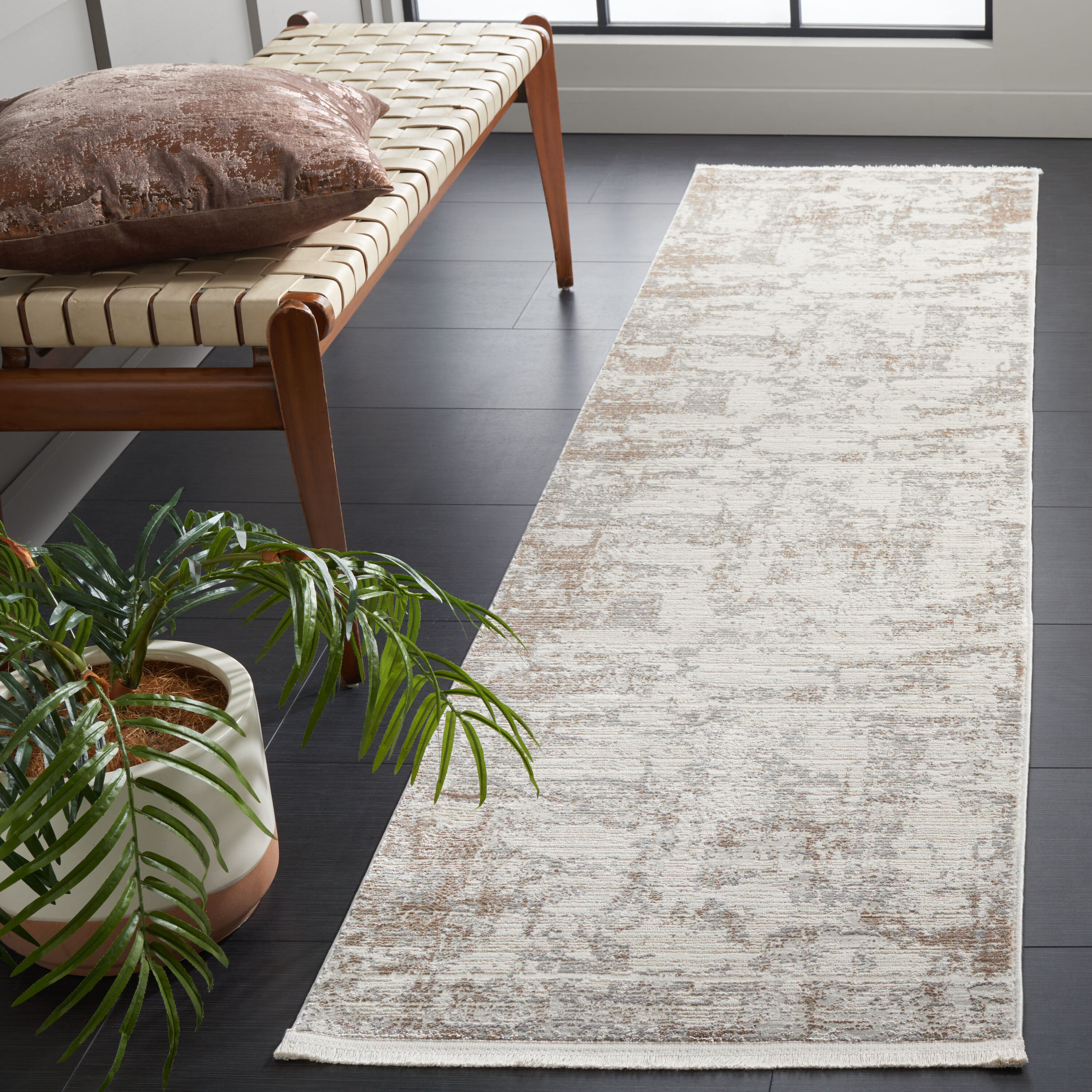 Safavieh DIA132B-28 Diamond 2 x 8 (ft) Loomed Polyester Beige/Brown Rectangular Indoor Abstract Mid-Century Modern Runner rug