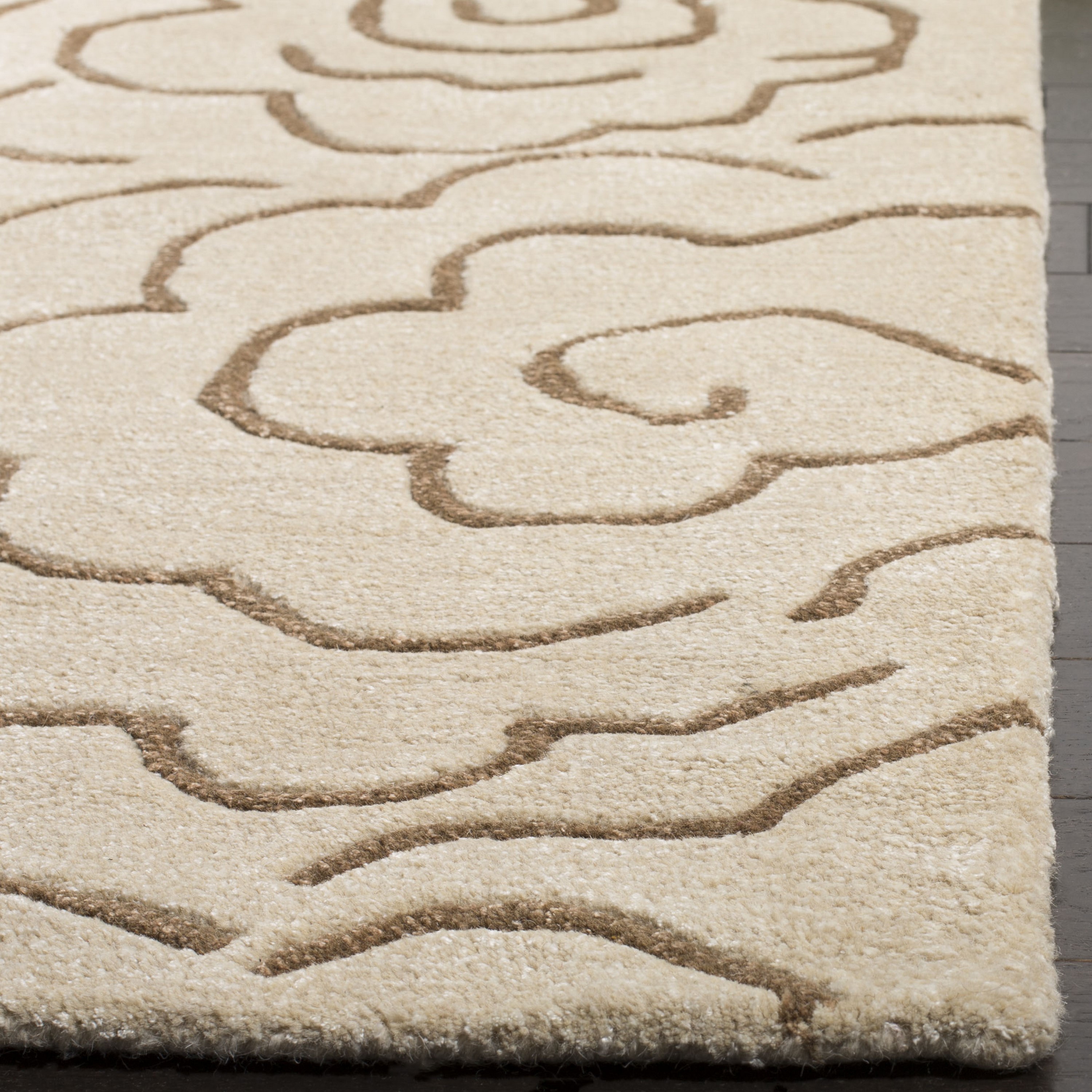 Ivory and Beige Tufted Floral Wool Area Rug, 2' x 3'