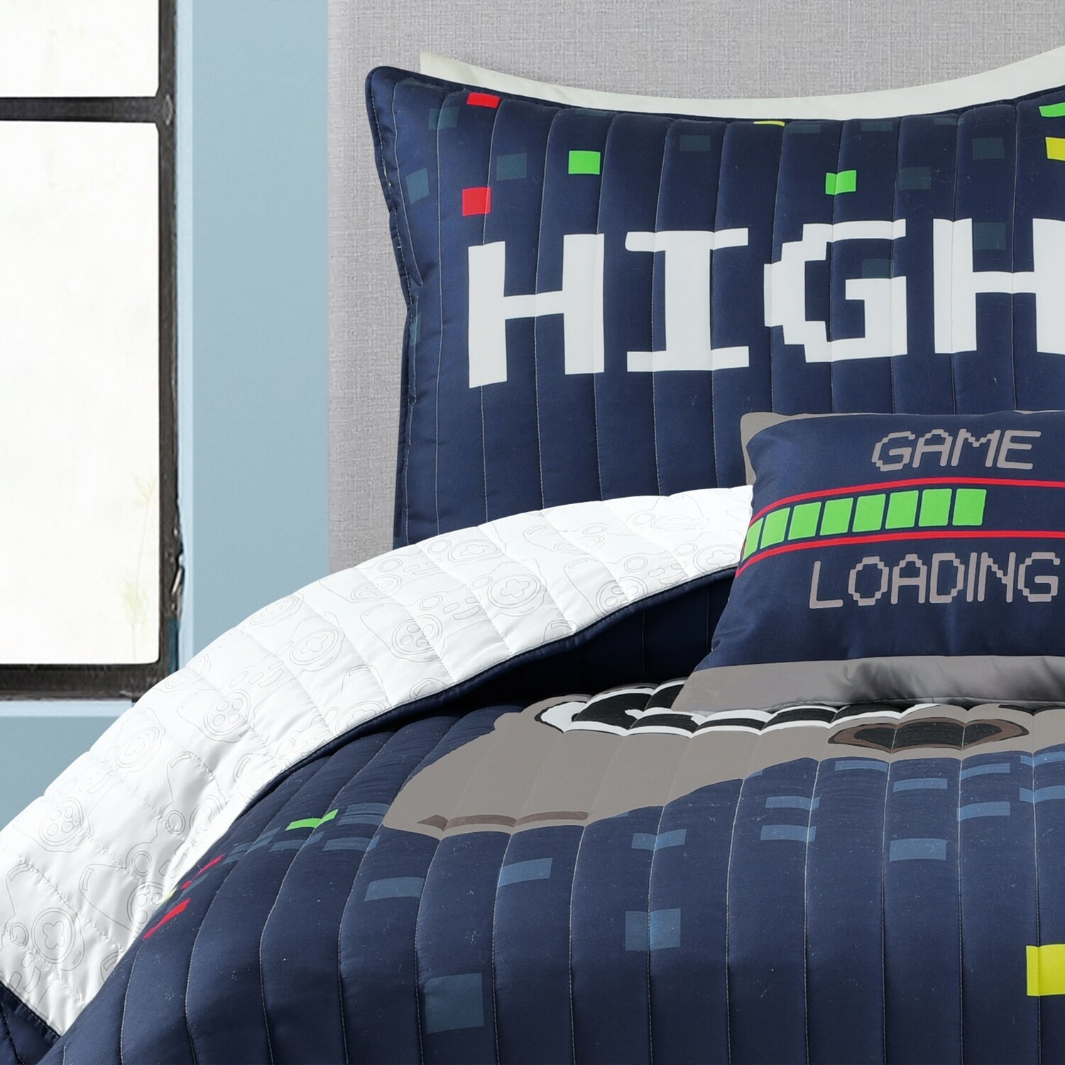 Navy Reversible Video Game Full Quilt Set with Pillows