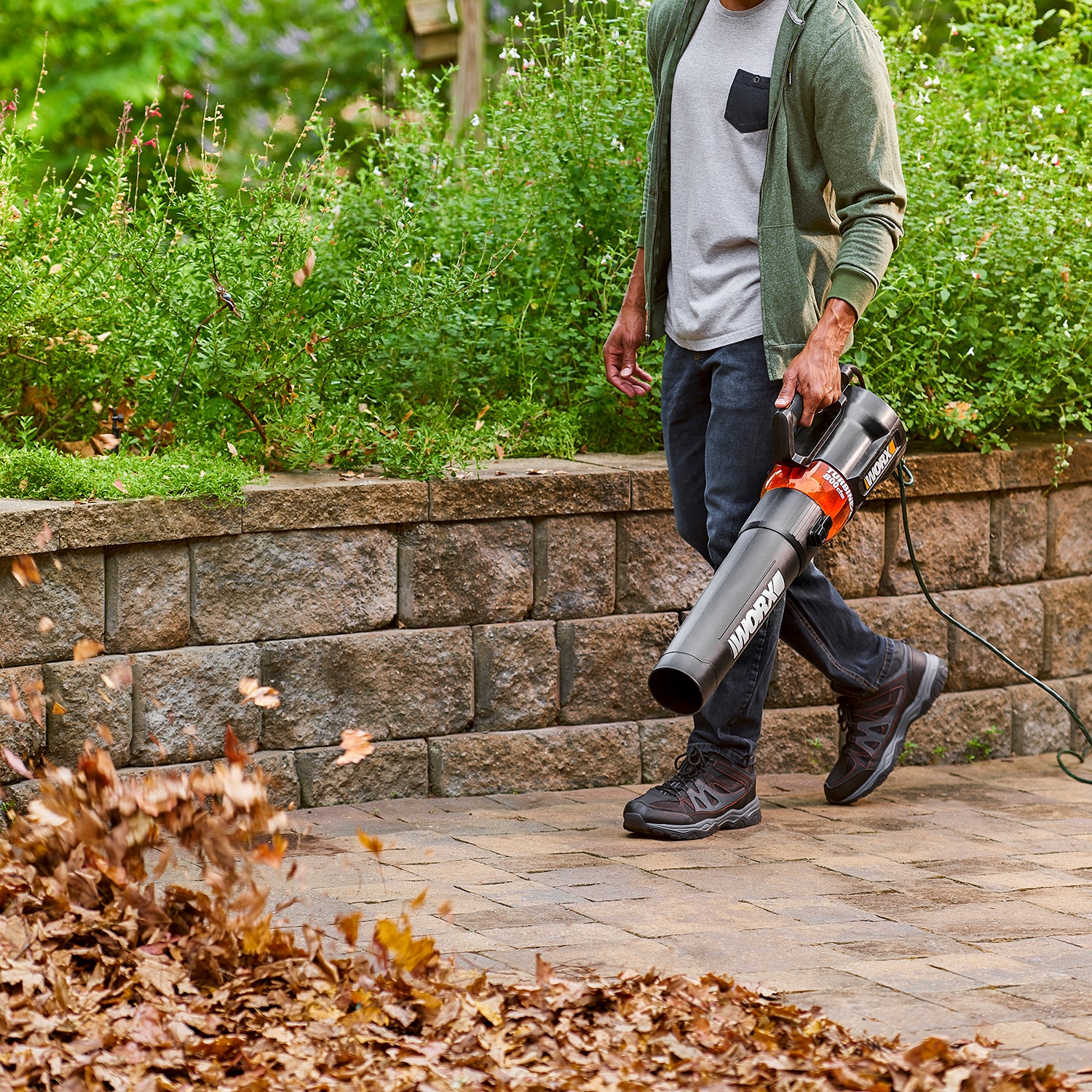 The Best Leaf Blower For Drying Your Car: Worx WG520