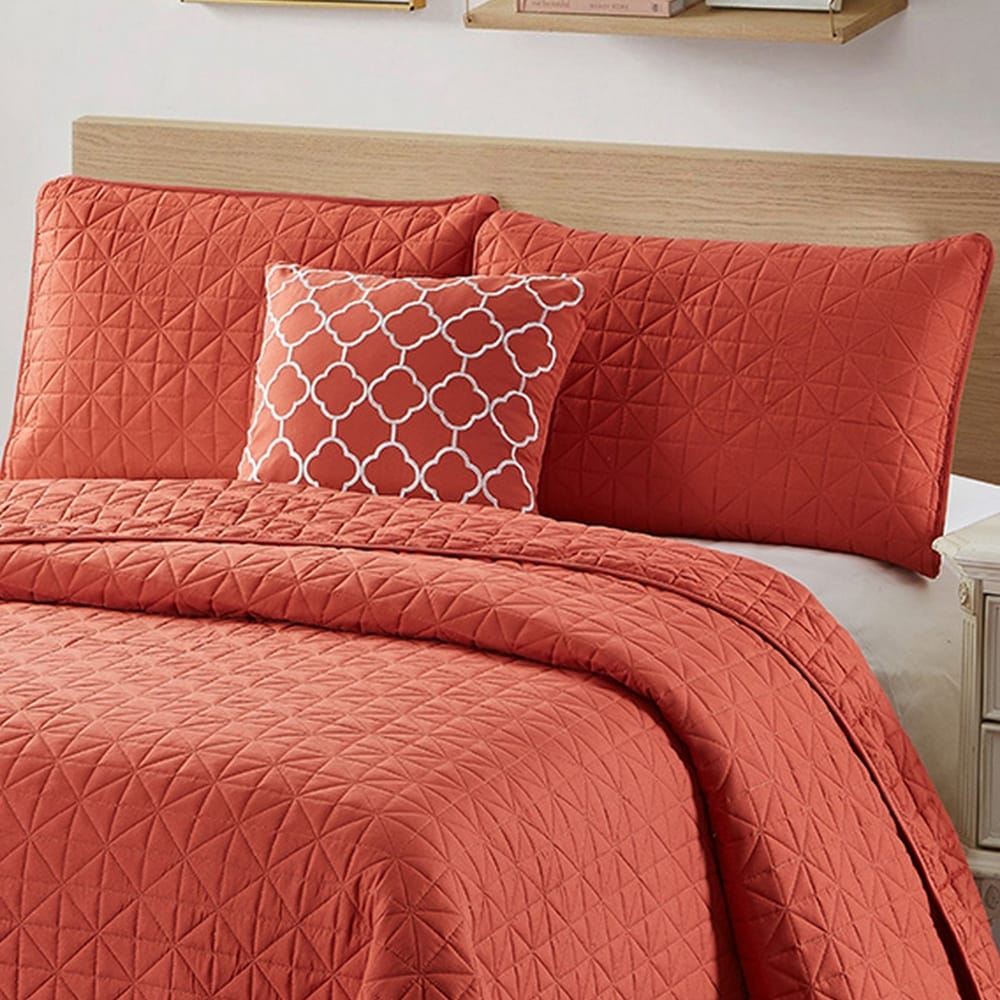 Bibb Home 4 Piece Quilt Set with Cushion Coral Solid Reversible King ...