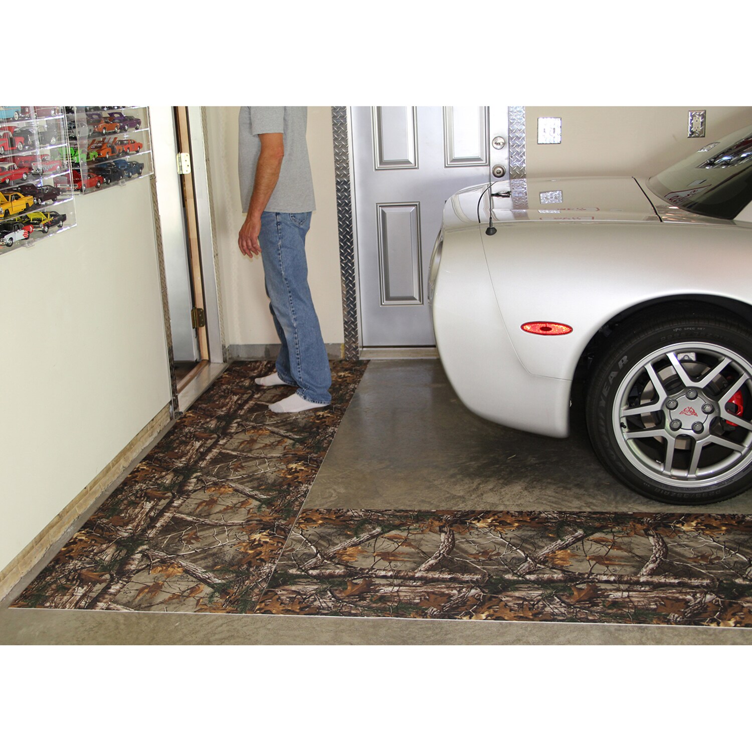 VEVOR 2 Rolls 17x3.6ft Garage Floor Mat Anti-Slip Floor Protector Covering Mats Black