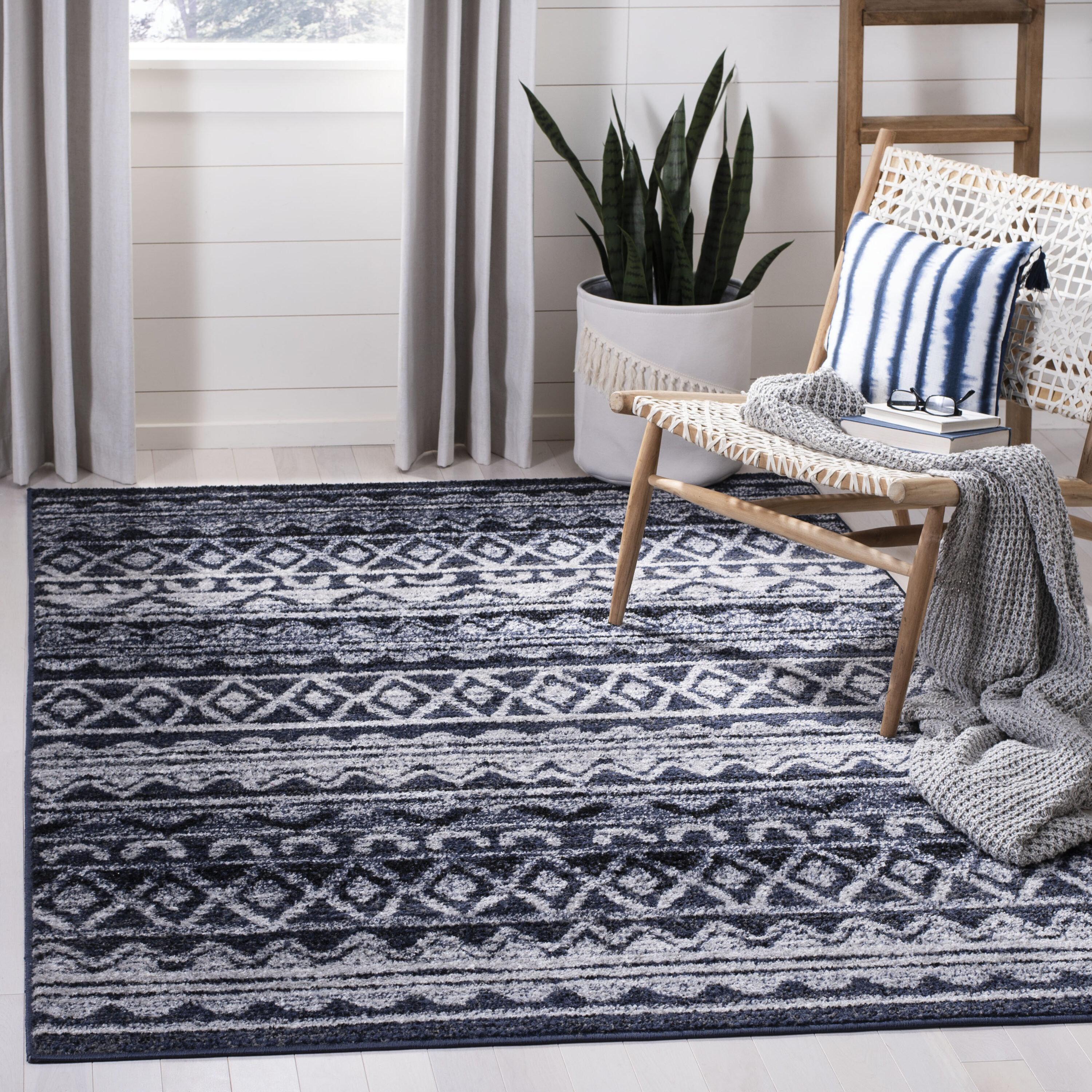 Adirondack 119M Ivory Navy 4ft x 6ft Small Rectangle Rug