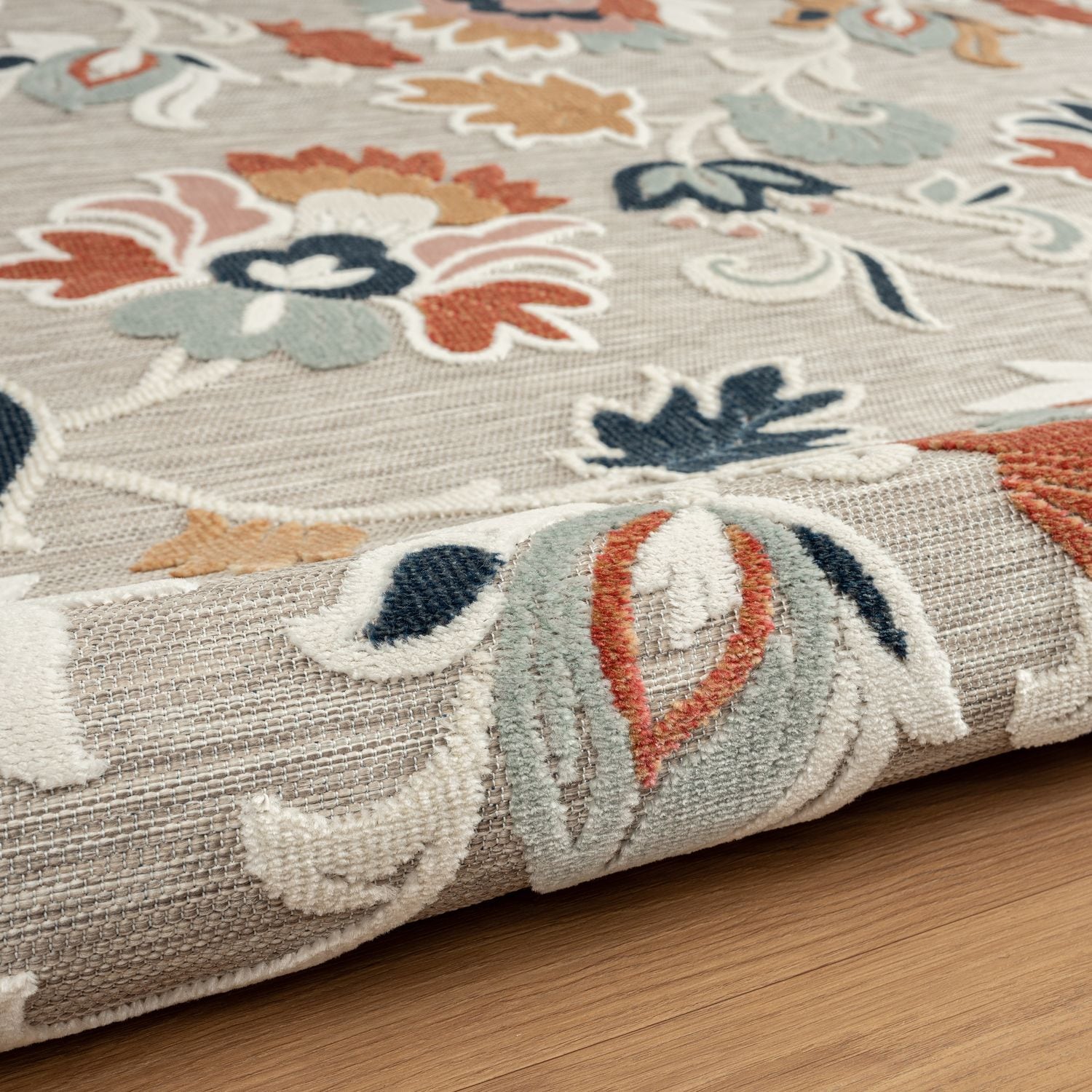 Gray Floral Synthetic Reversible 5' x 7' Area Rug