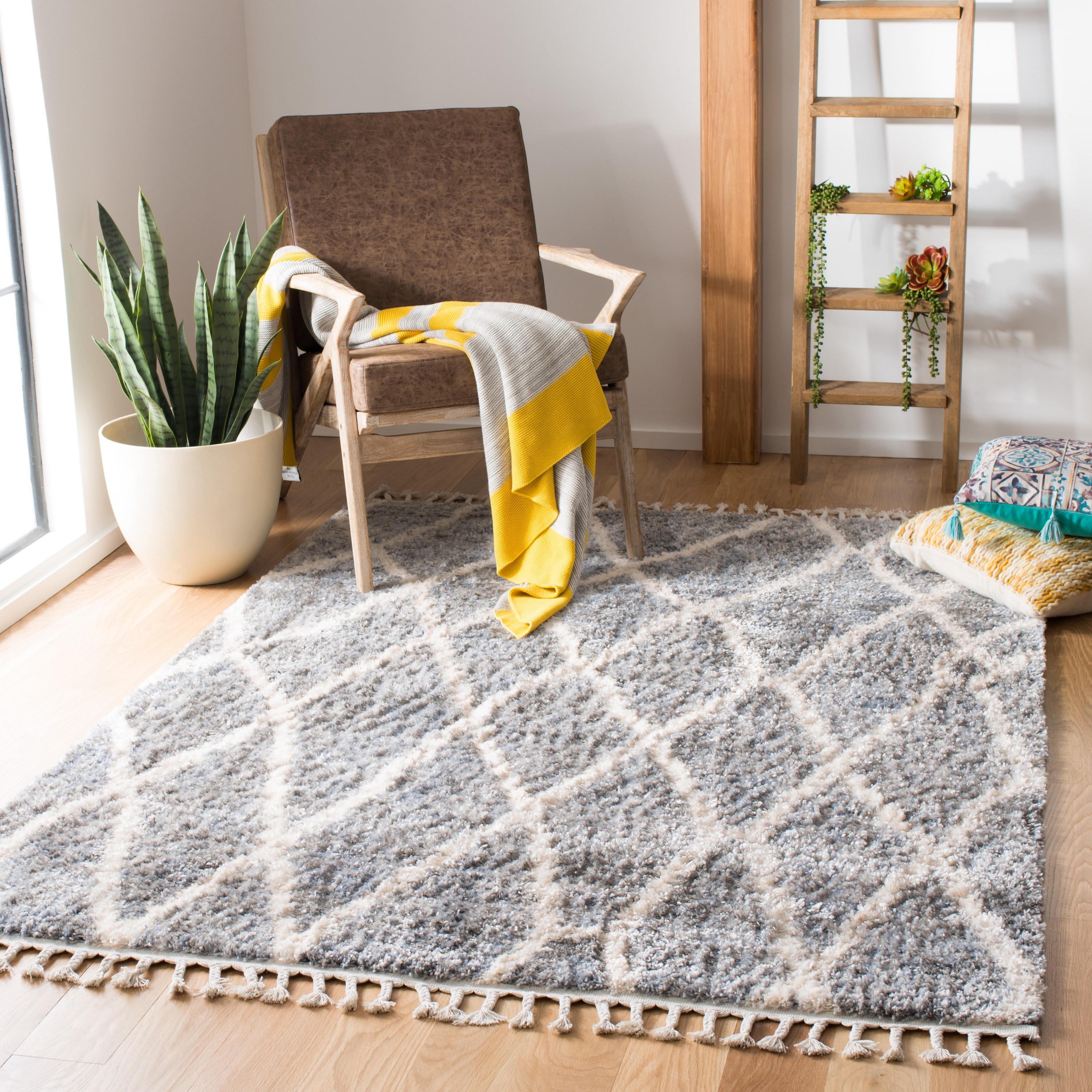 Safavieh BFG628M-9 Berber Fringe Cutar Shag 9 x 12 (ft) Loomed Polypropylene Dark Gray/Cream Rectangular Indoor Trellis Moroccan Area rug
