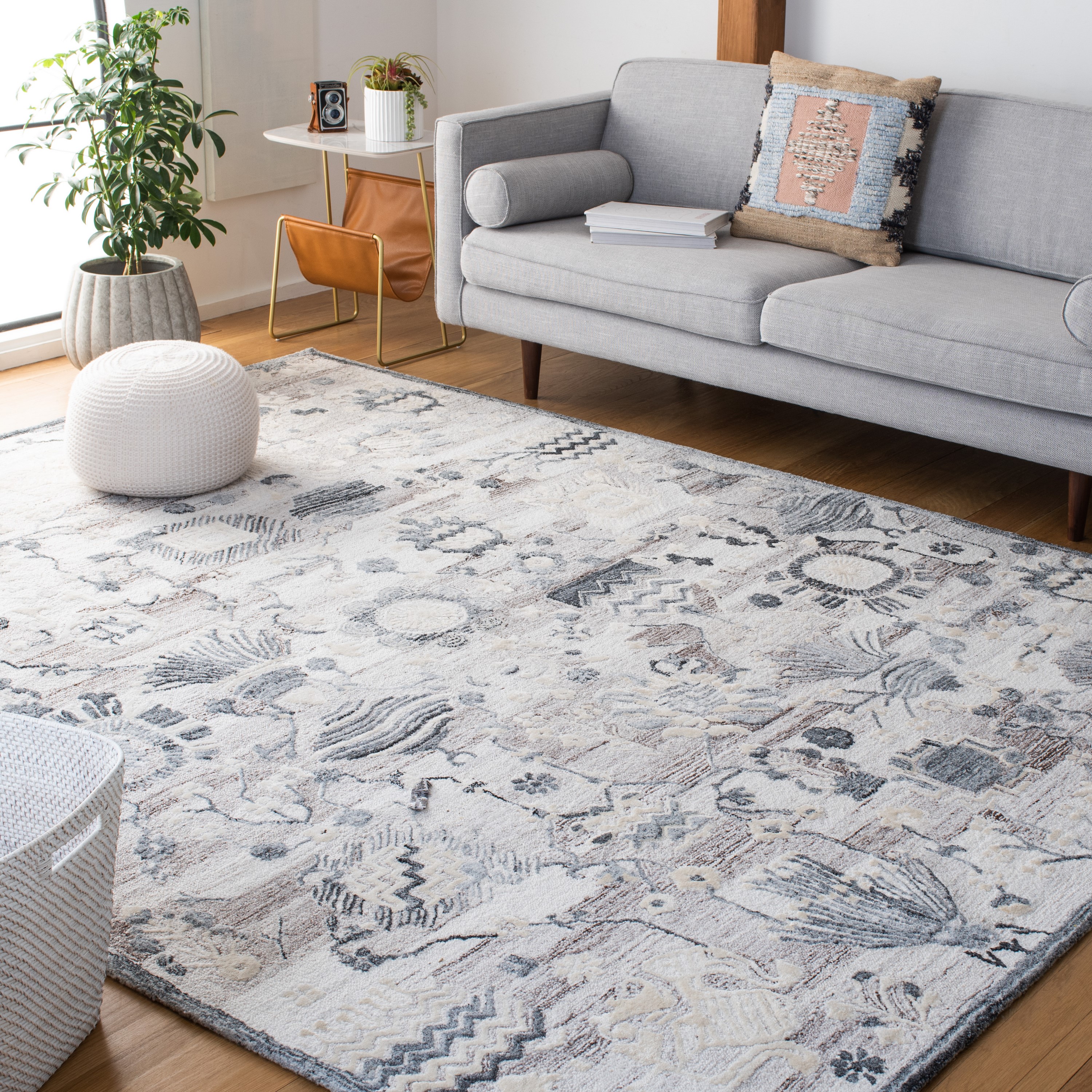 Safavieh GLM569E-9 Glamour Denyse 9 x 12 (ft) Tufted Synthetic Light Brown/Gray Rectangular Indoor Floral/Botanical Bohemian/Eclectic Area rug