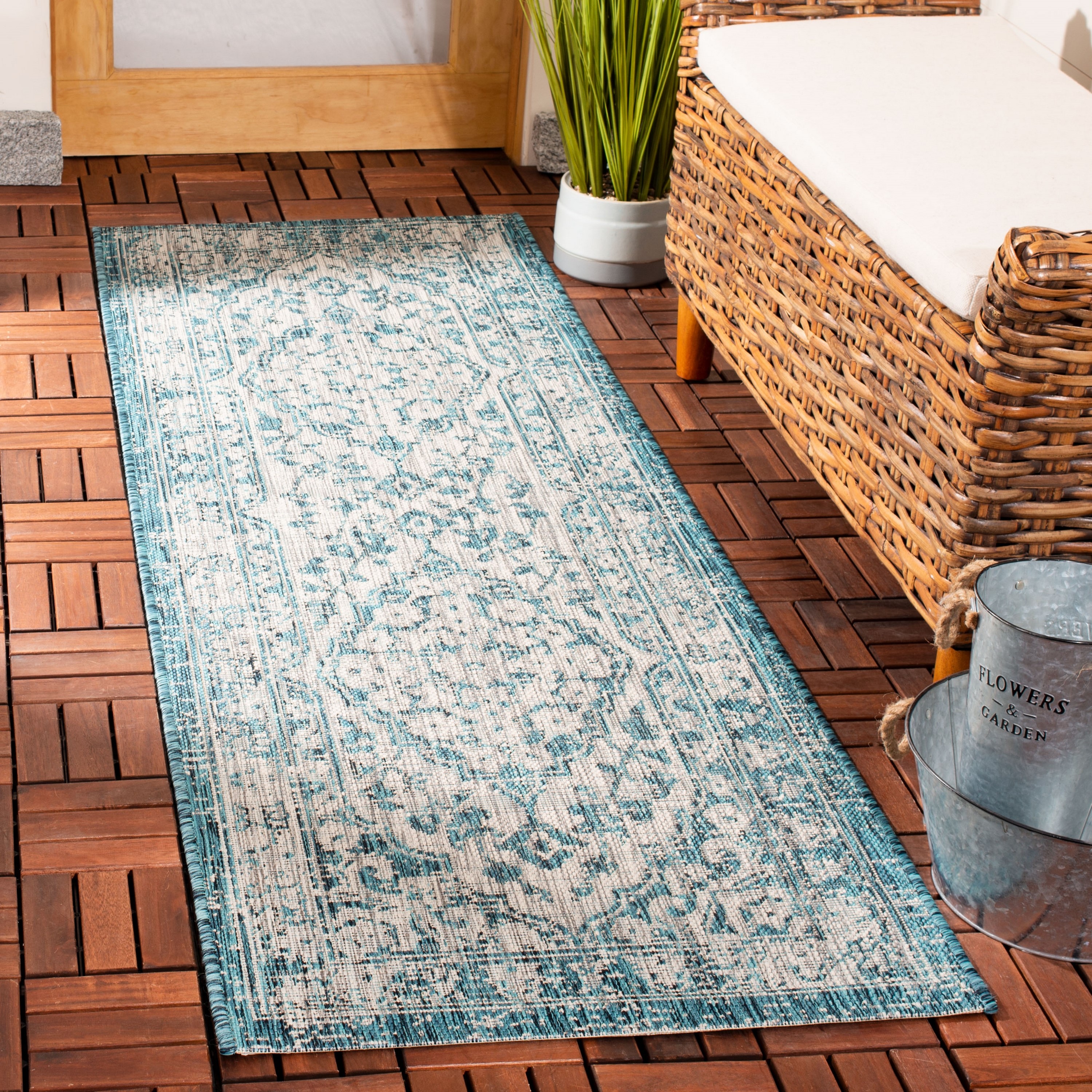 Safavieh CY8231-37212-29 Courtyard Argent 2 x 9 (ft) Loomed Polypropylene Gray/Blue Rectangular Indoor/Outdoor Distressed/Overdyed Coastal Runner rug