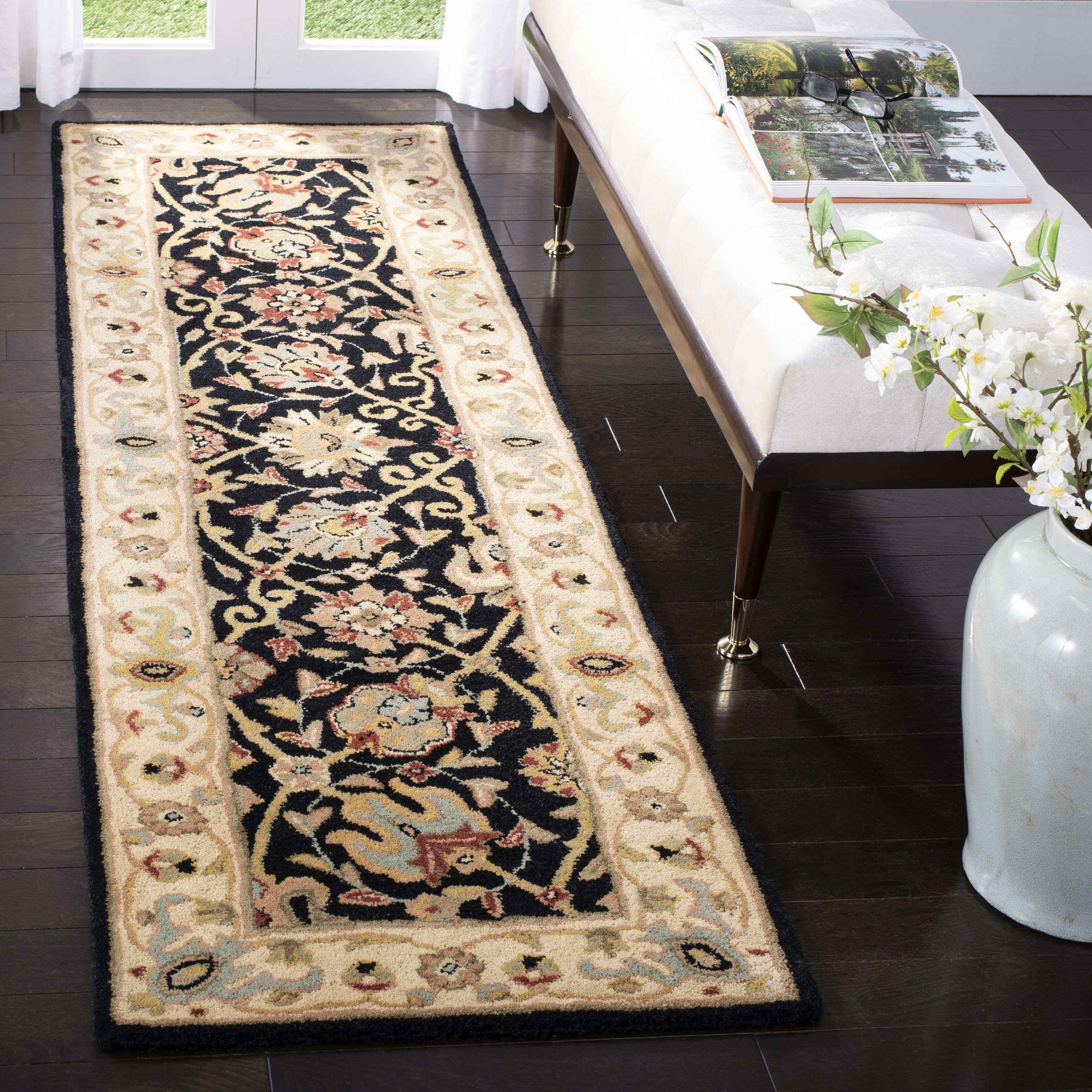 Safavieh AT21B-28 Antiquity Dergaz 2 x 8 (ft) Tufted Wool Black Rectangular Indoor Floral/Botanical Vintage Runner rug