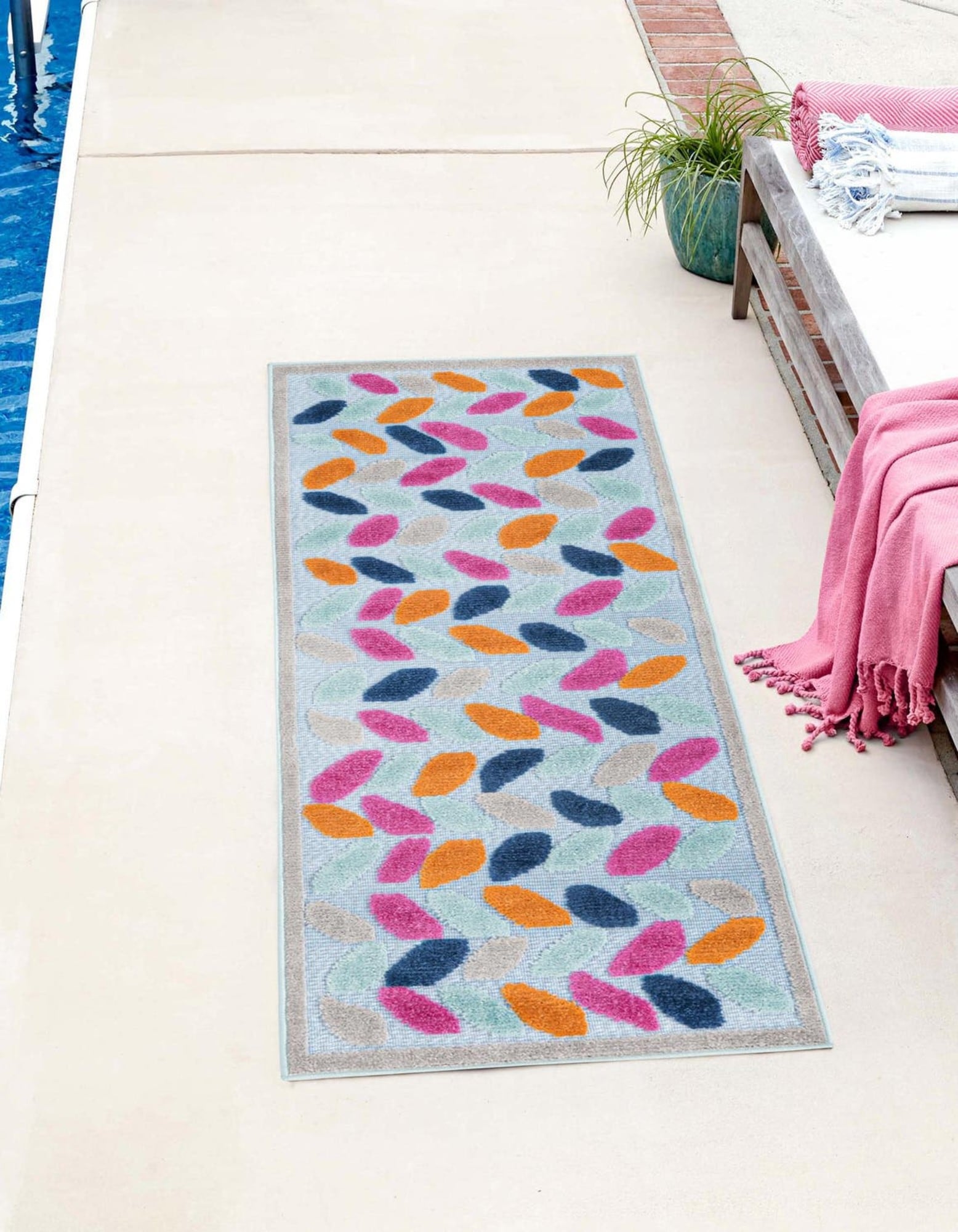 Unique Loom Aruba Outdoor 2 X 6 Blue Indoor/Outdoor Chevron Runner Rug