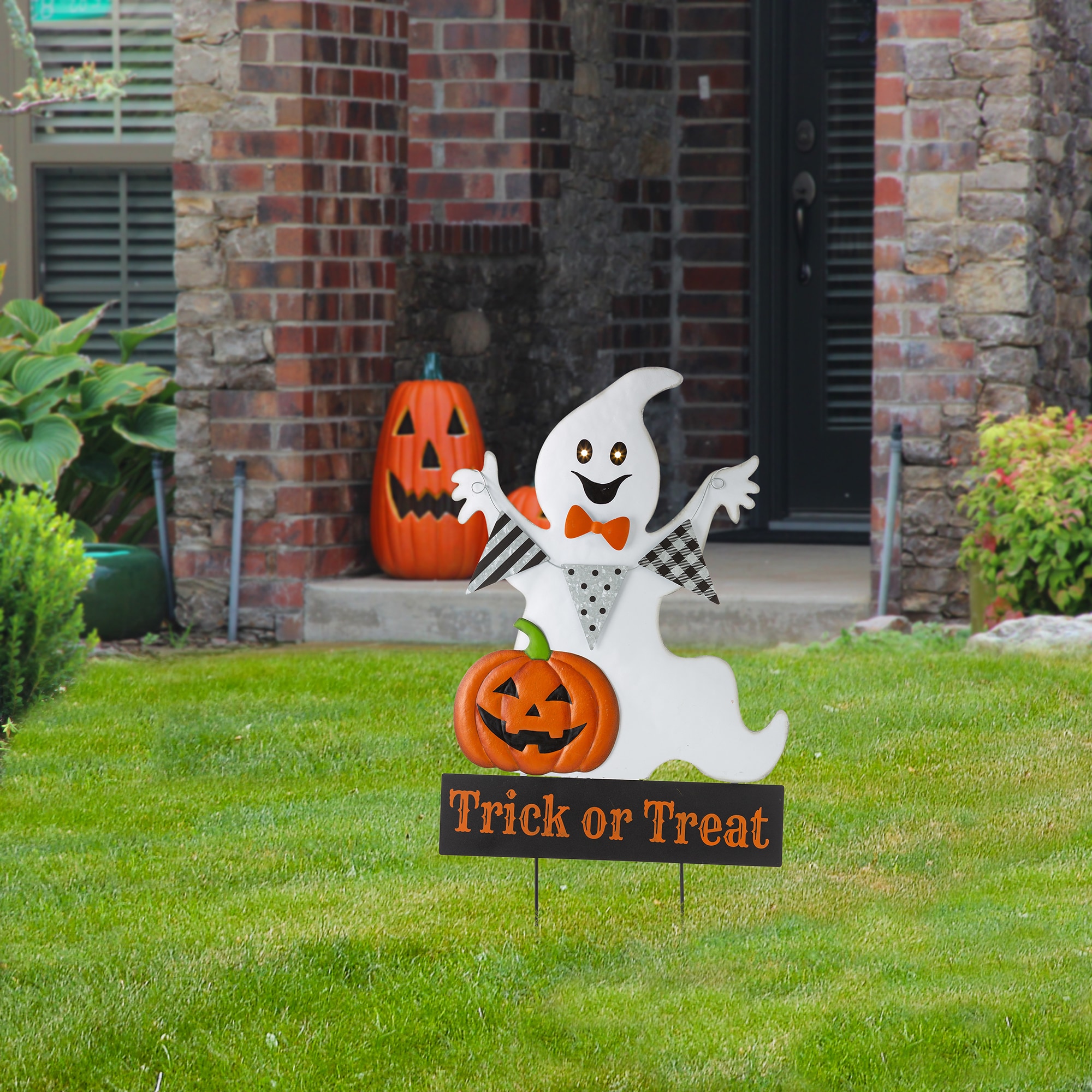 Glitzhome 2.67-ft Lighted Ghost Yard Decoration 2006300020 at Lowes.com