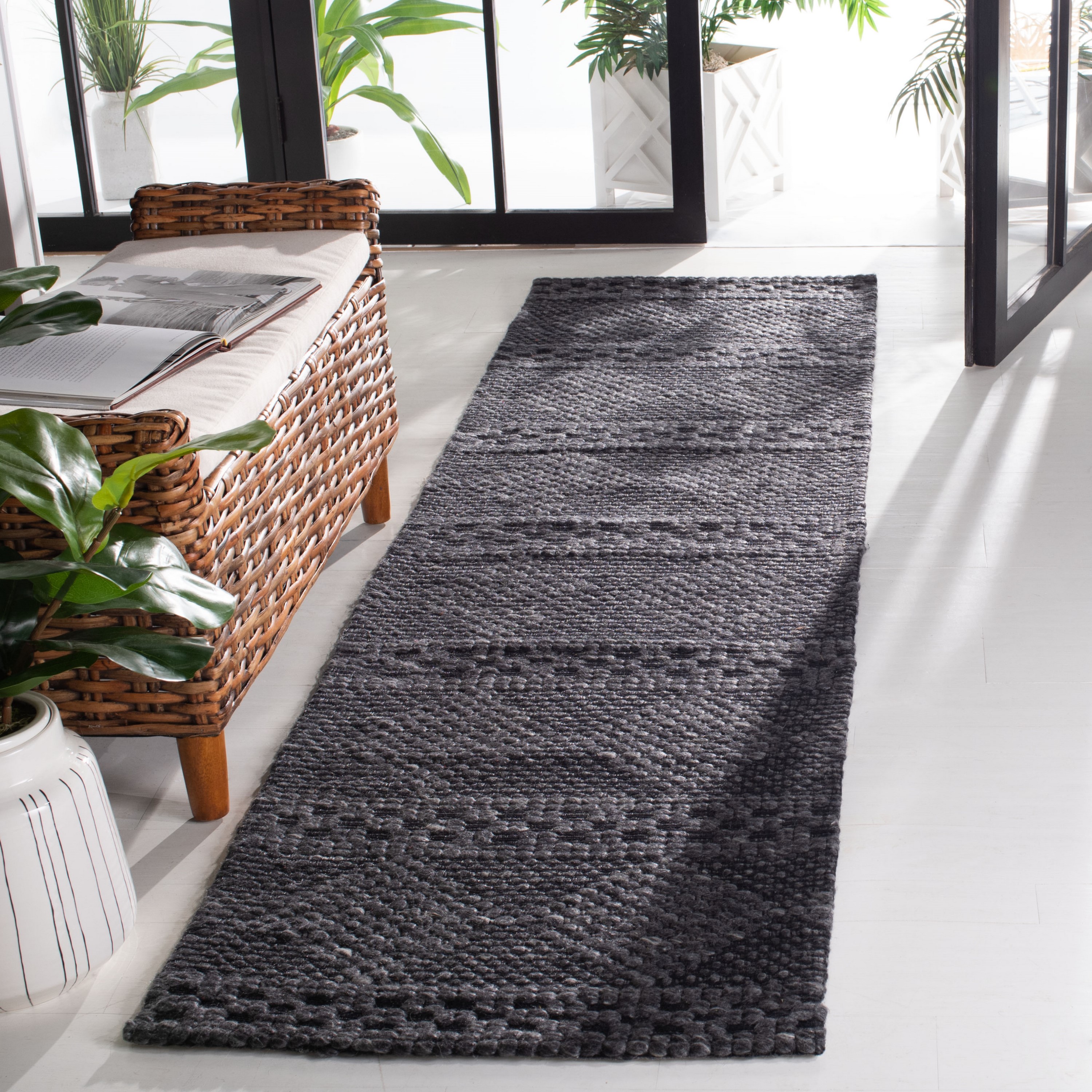 Safavieh MRB552H-29 Marbella Bjarnhild 2 x 9 (ft) Loomed Wool Charcoal Rectangular Indoor Geometric Farmhouse/Cottage Runner rug
