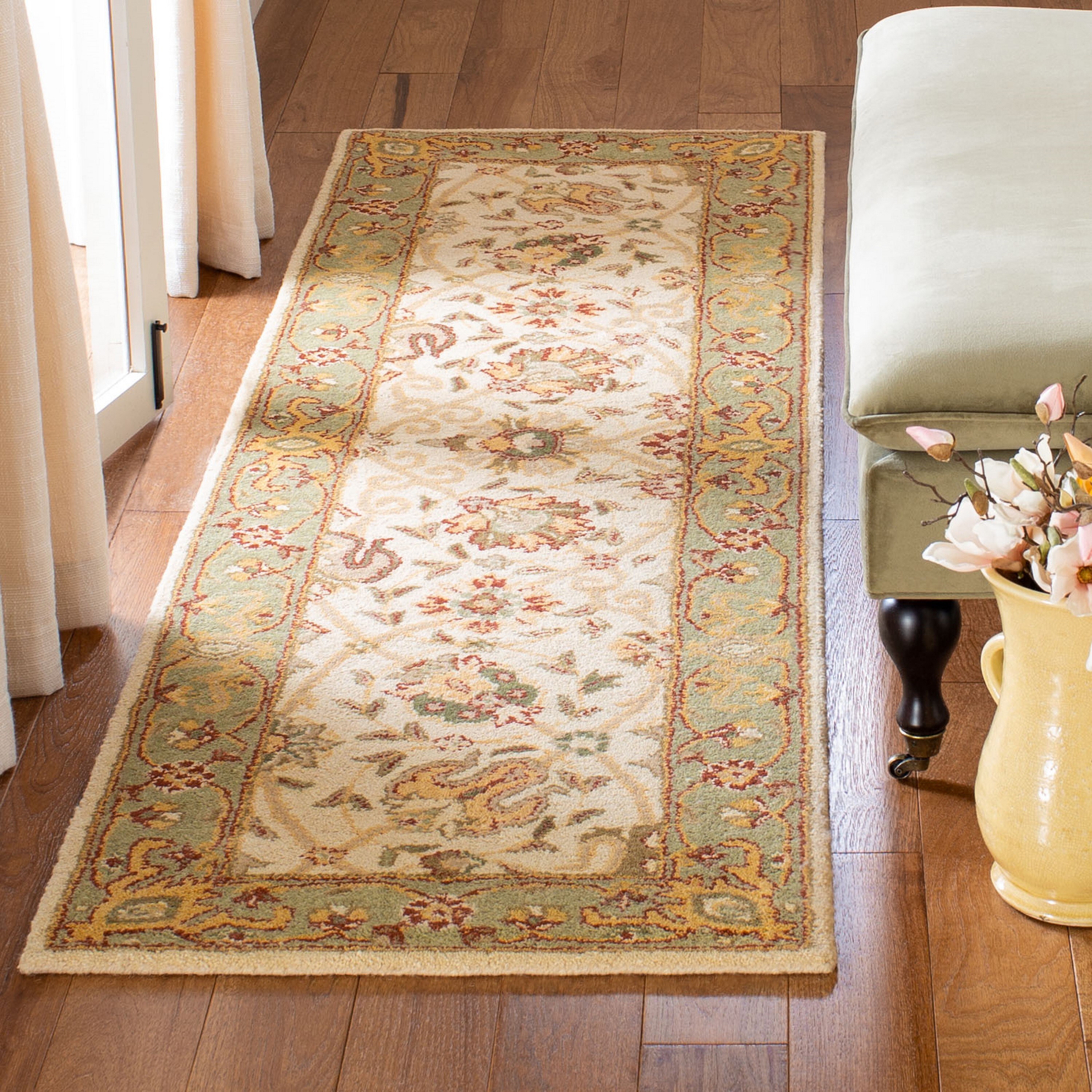 Safavieh AT21F-28 Antiquity Dergaz 2 x 8 (ft) Tufted Wool Ivory Rectangular Indoor Floral/Botanical Vintage Runner rug