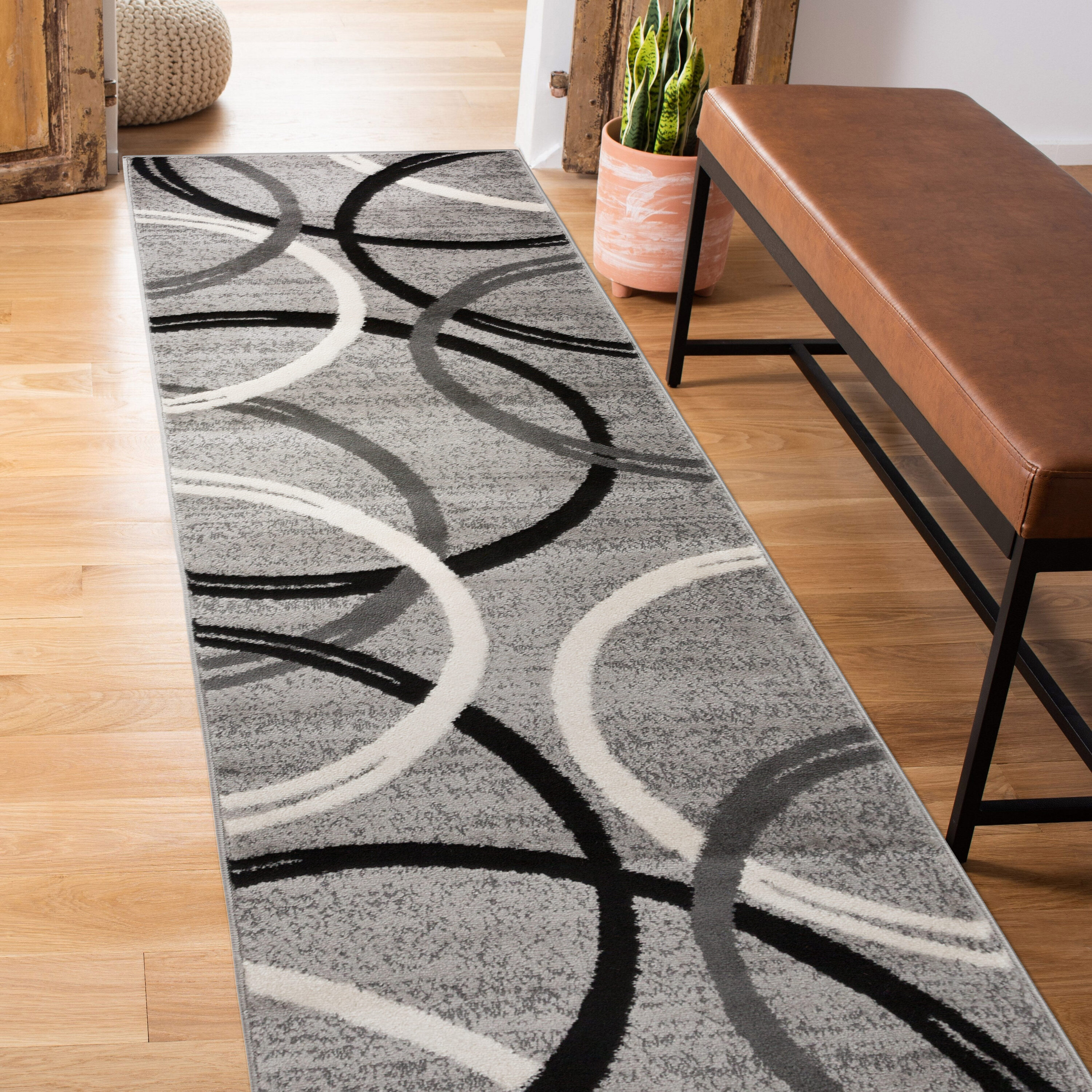 Elegant Gray Abstract Circles 2'x7'2" Synthetic Runner Rug