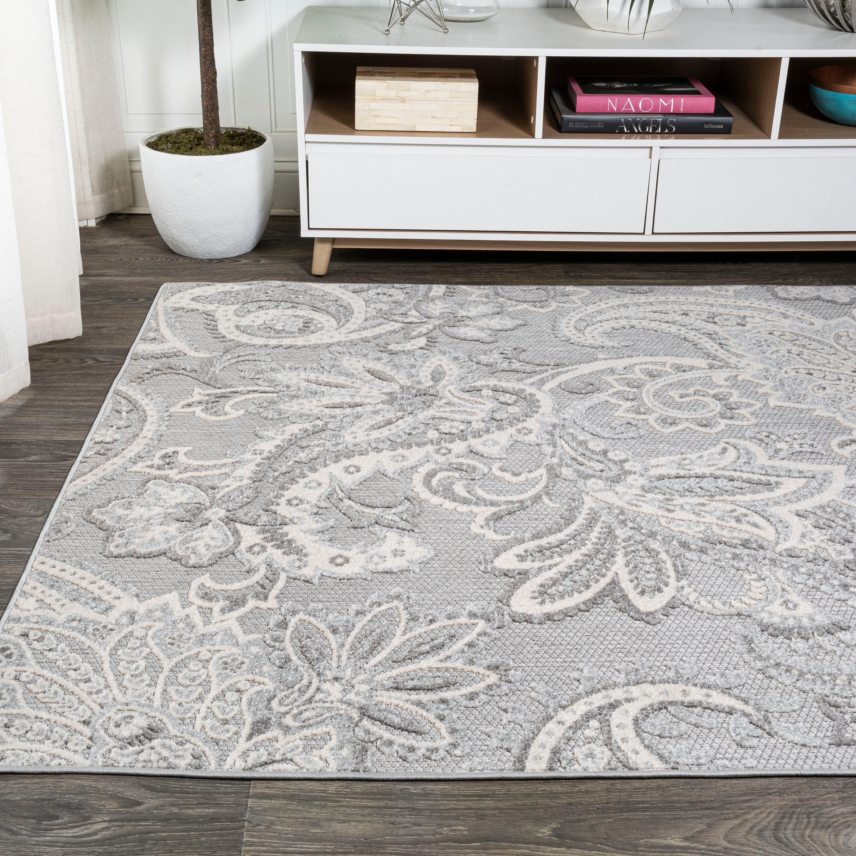Light Gray and Ivory Paisley High-Low 5' x 8' Indoor/Outdoor Rug