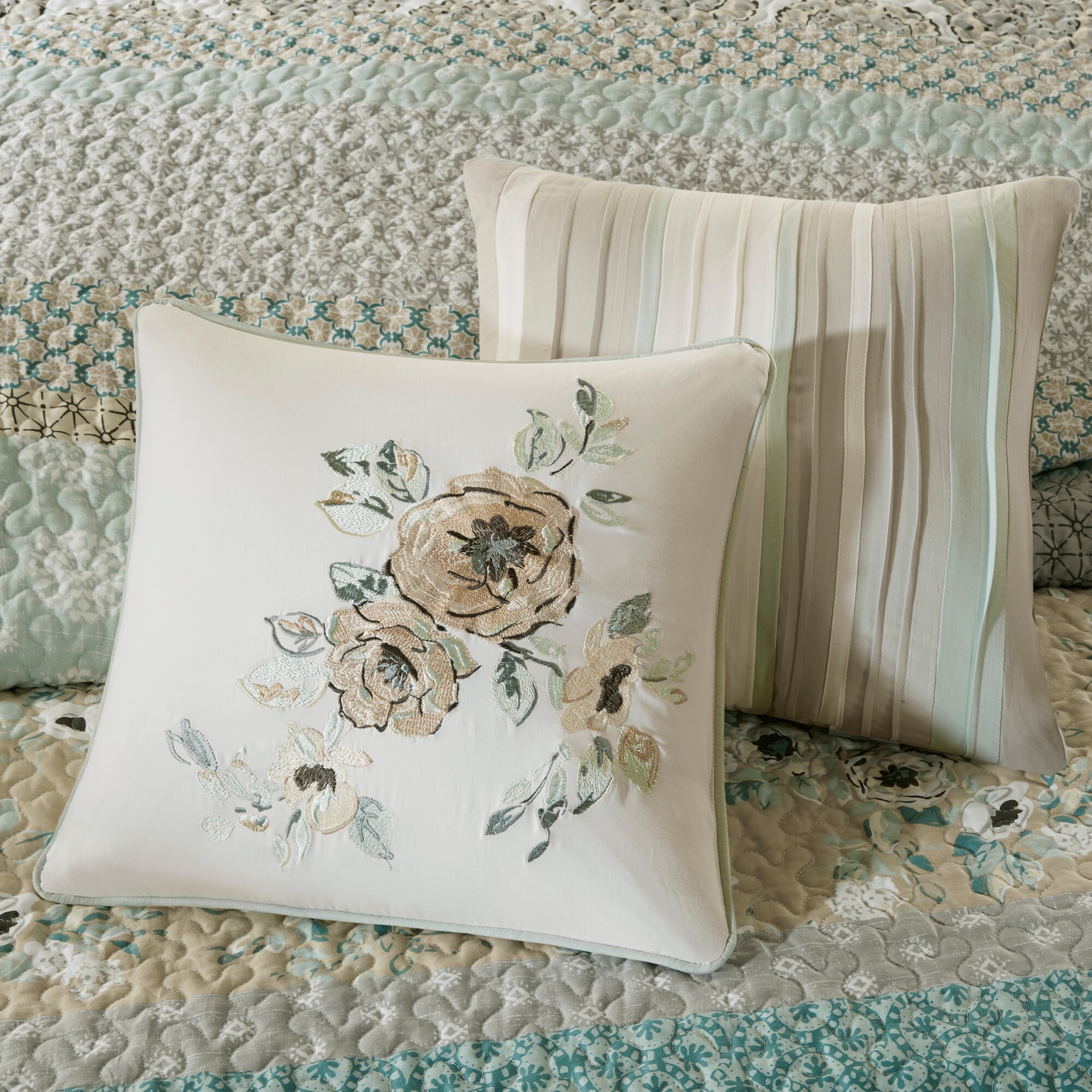 Madison Park MP13-3241 bedding - View #4