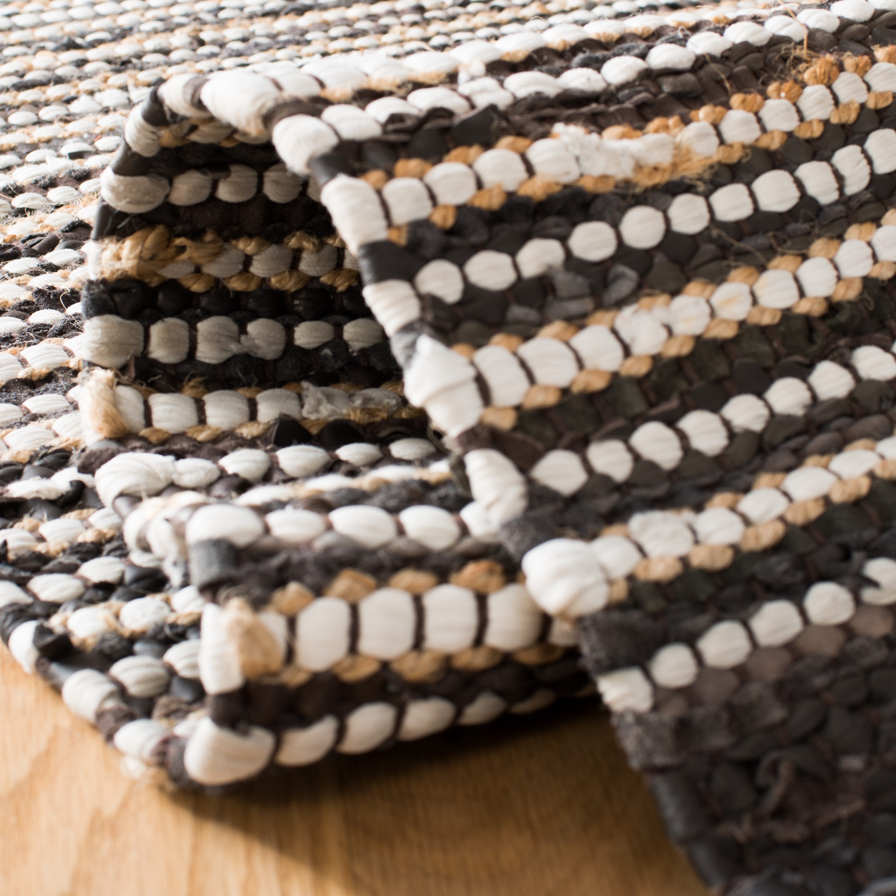 Safavieh VTL373C-6SQ rugs - View #5