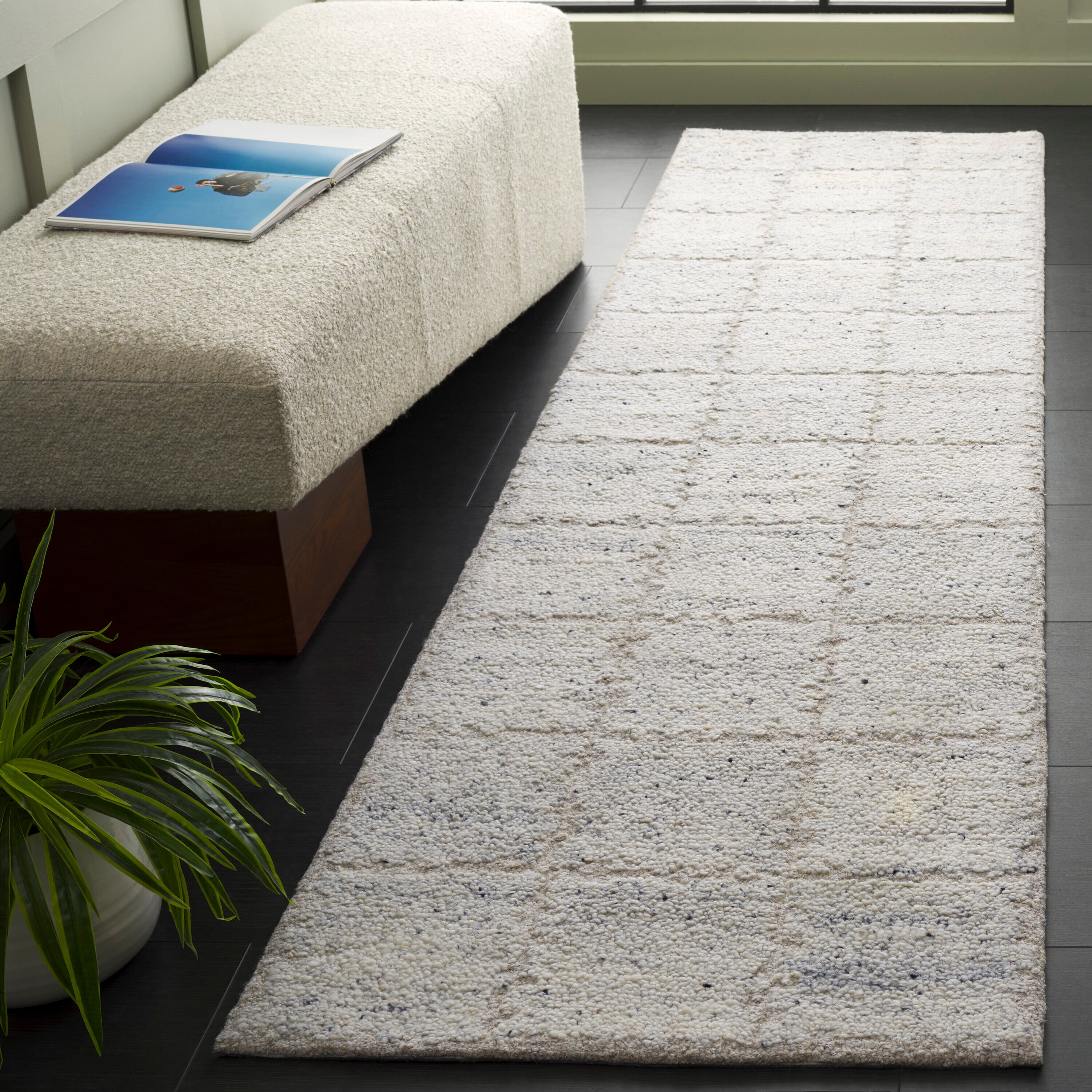  Harvest 107 Silver/Gray Contemporary 2ft-3in x 9ft Runner Rug