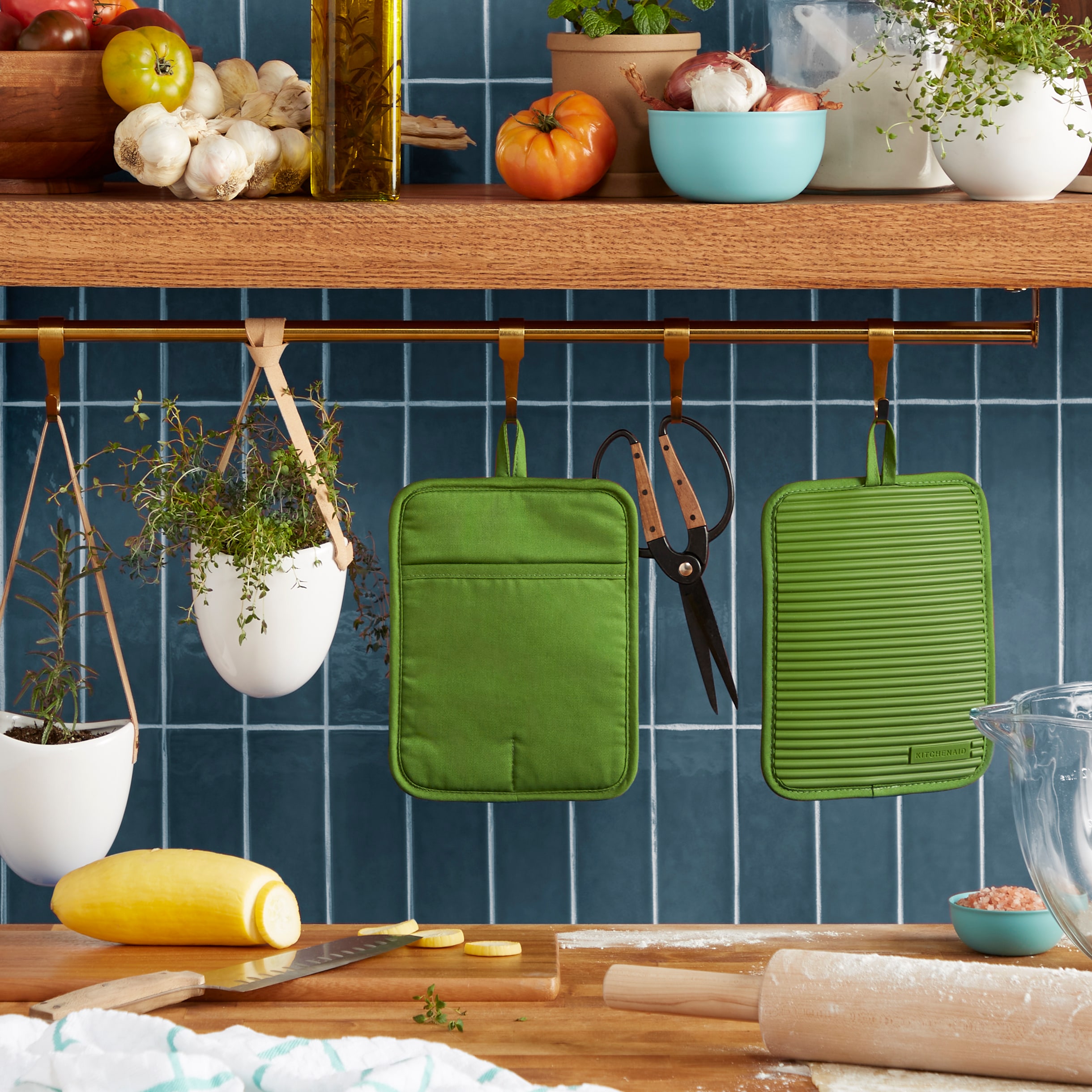 KitchenAid 2-Pack Cotton Pot Holder Set 2P013118TDKA 93GN at Lowes.com