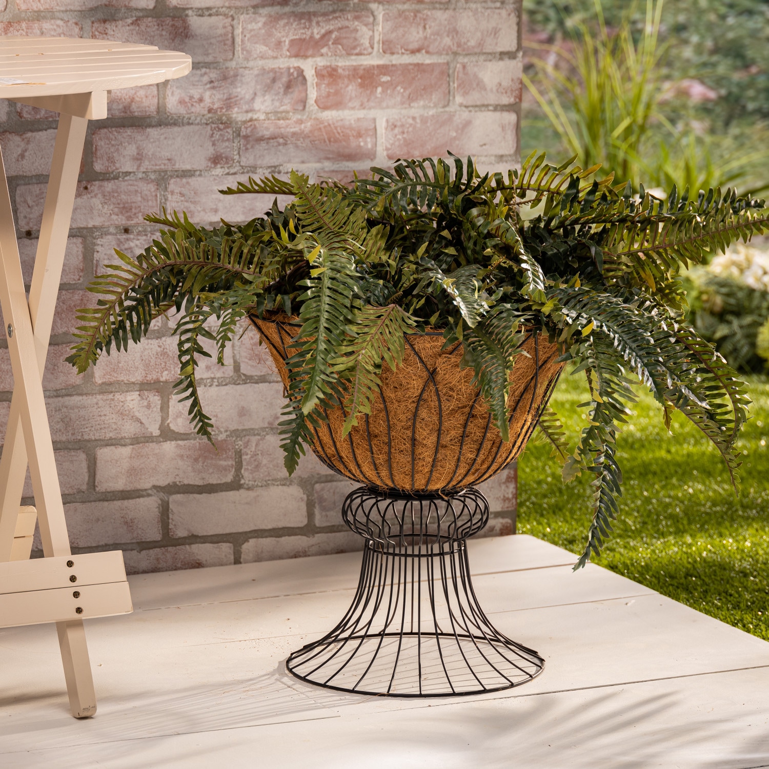 Gerson International 1456790EC Round 16.0-in W Small Black Metal Contemporary/Modern Indoor/Outdoor Planter