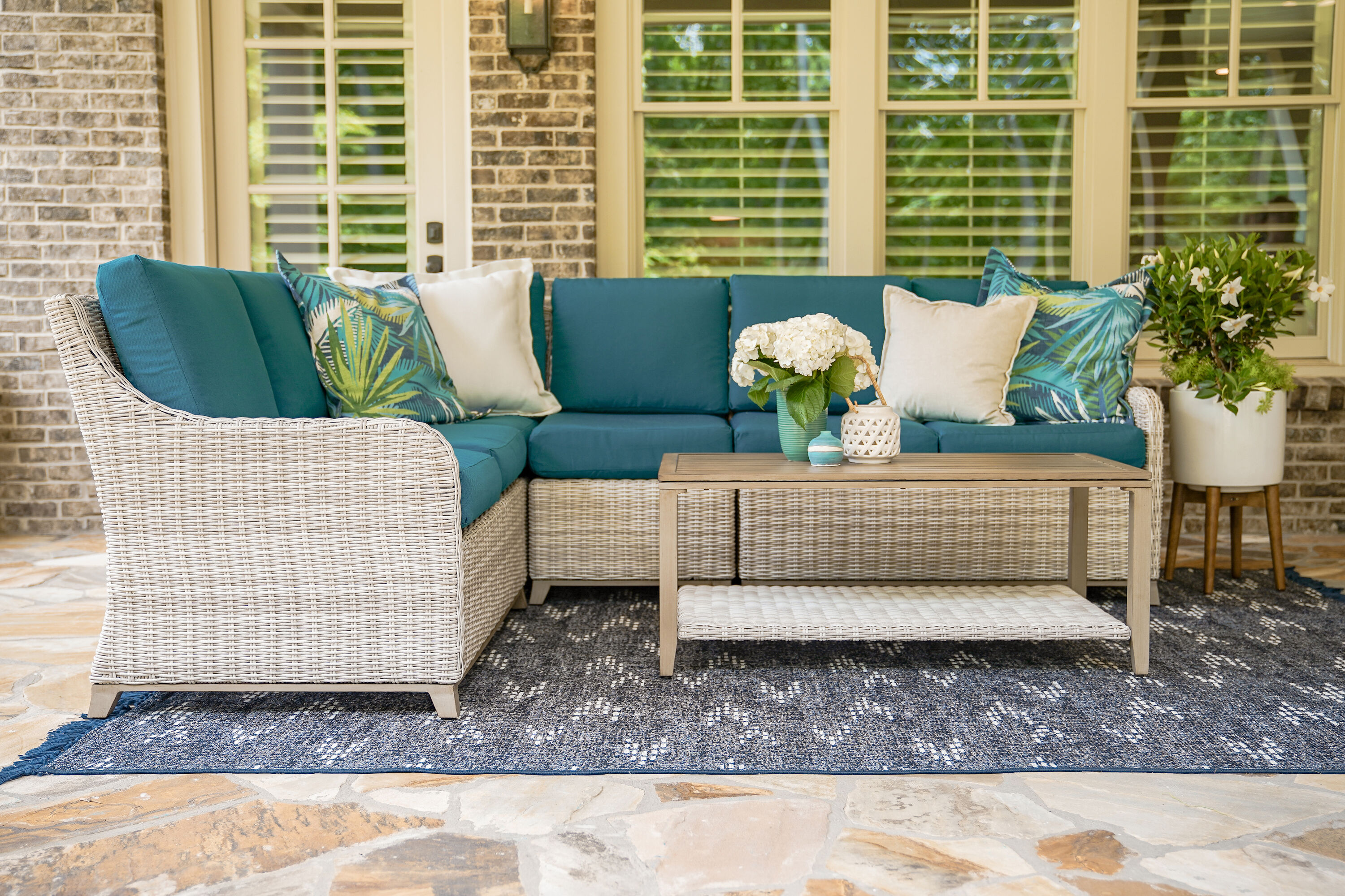 Leisure Made 483729-PEA Patio-Sofas-Daybeds - View #4