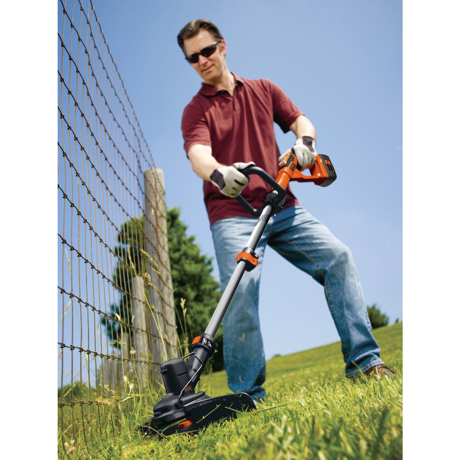 Black and Decker 40V MAX Cordless String Trimmer & Sweeper Combo