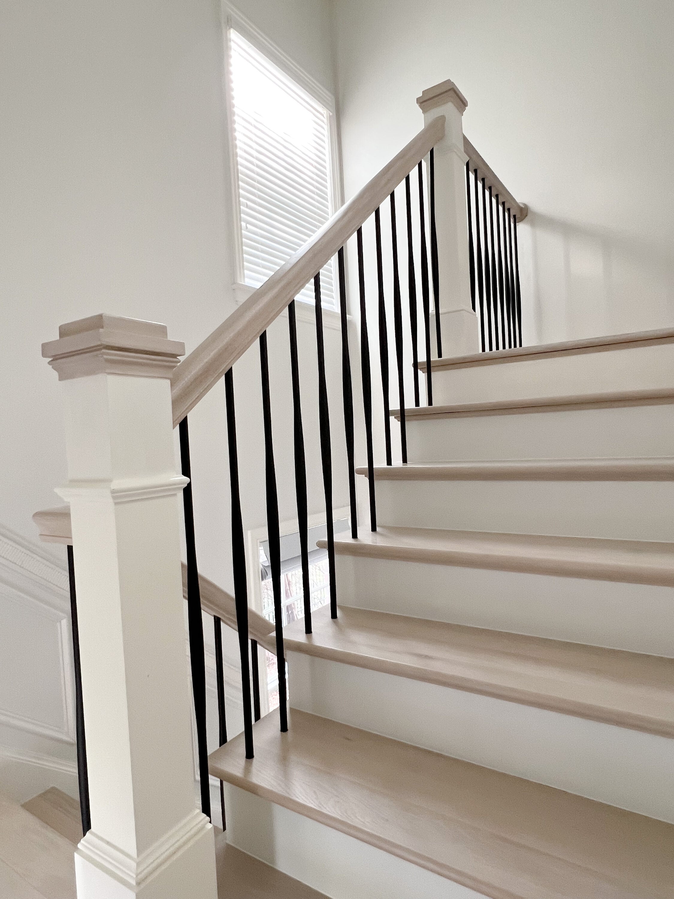 L.J. Smith Stair Systems LIH-HOL65544-LSB Interior-Stairpart-Balusters - View #12