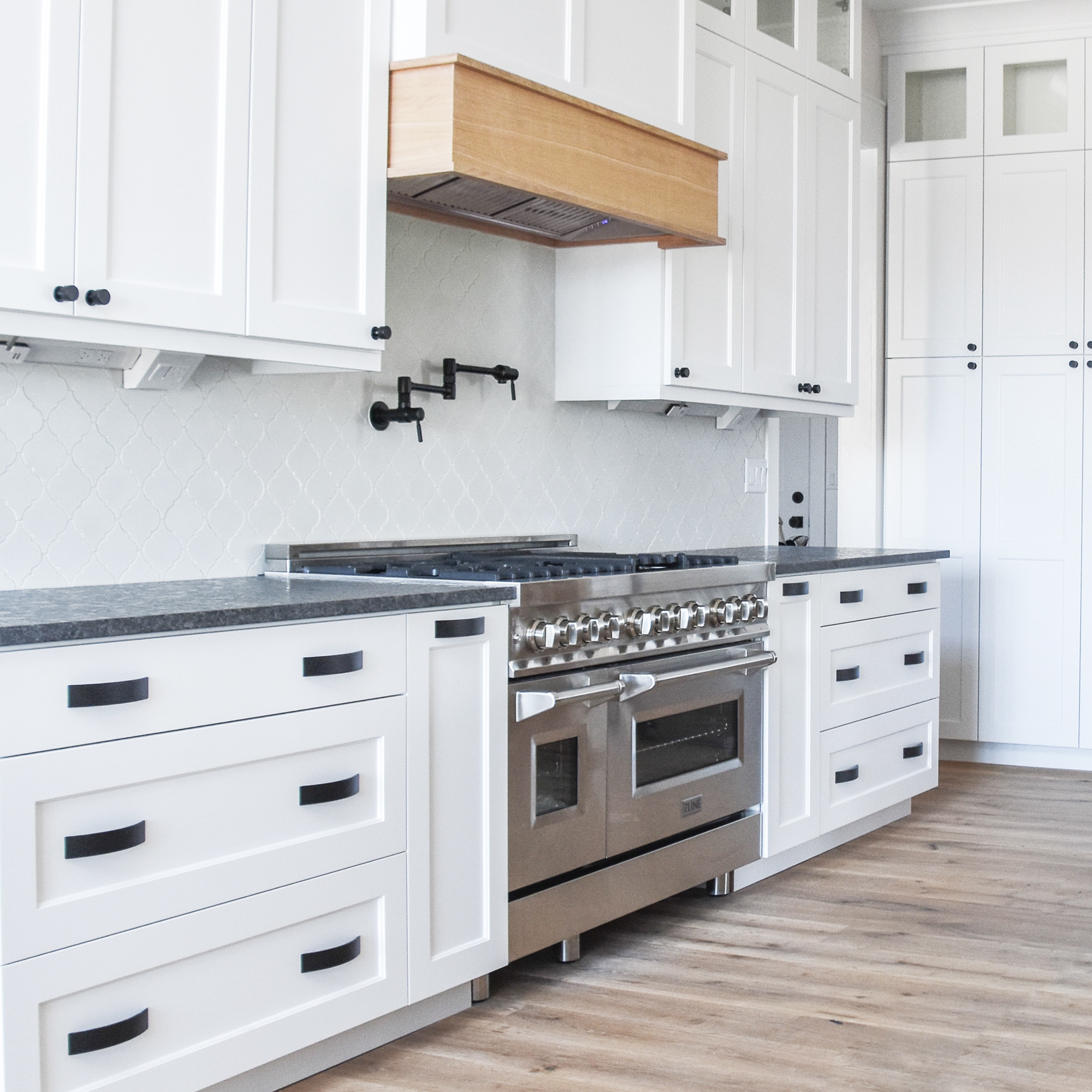 ZLINE KITCHEN & BATH 695-46 Undercabinet-Range-Hoods - View #8