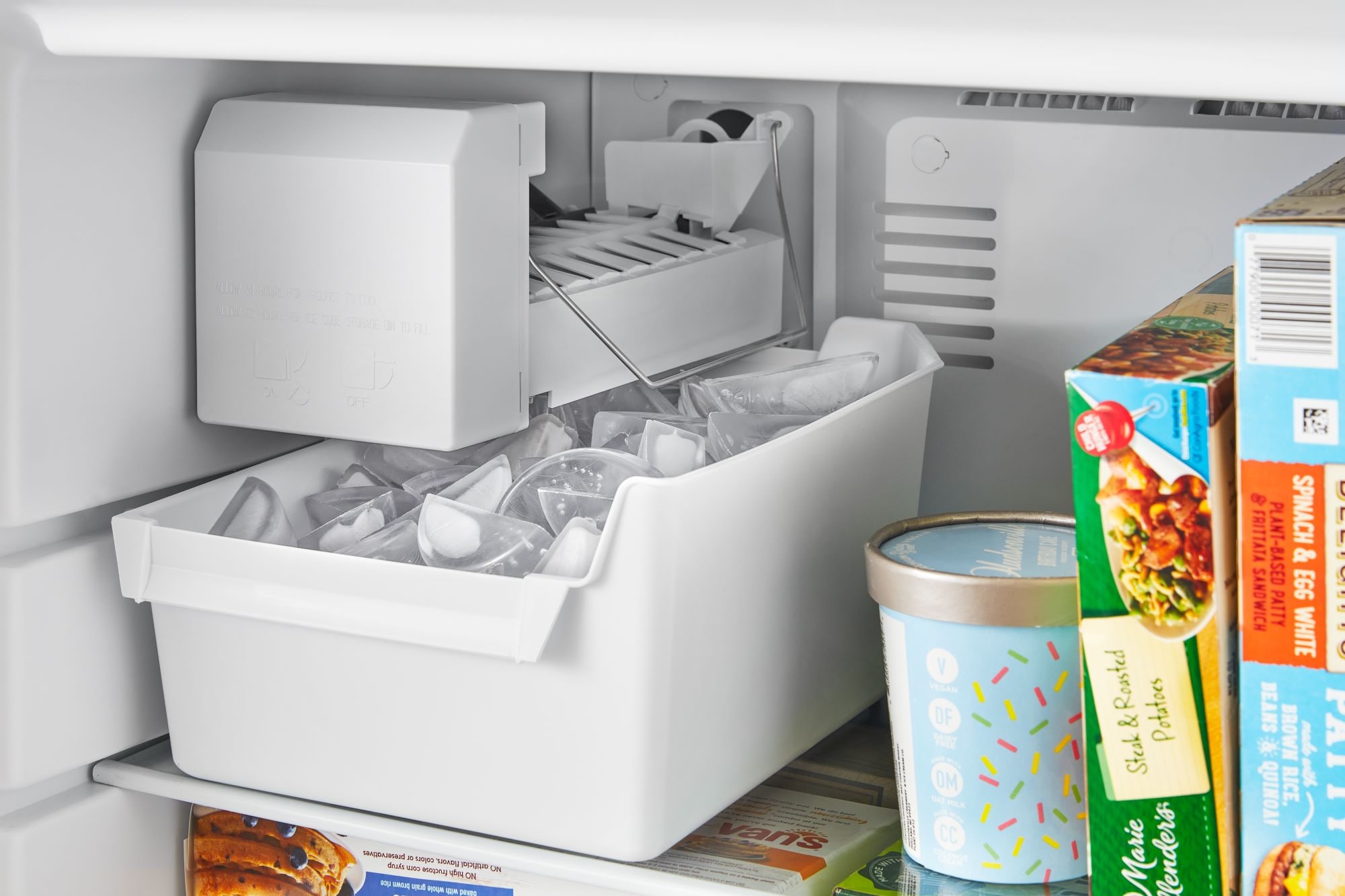 Amana ARTX3028PB Top-Freezer-Refrigerators - View #13