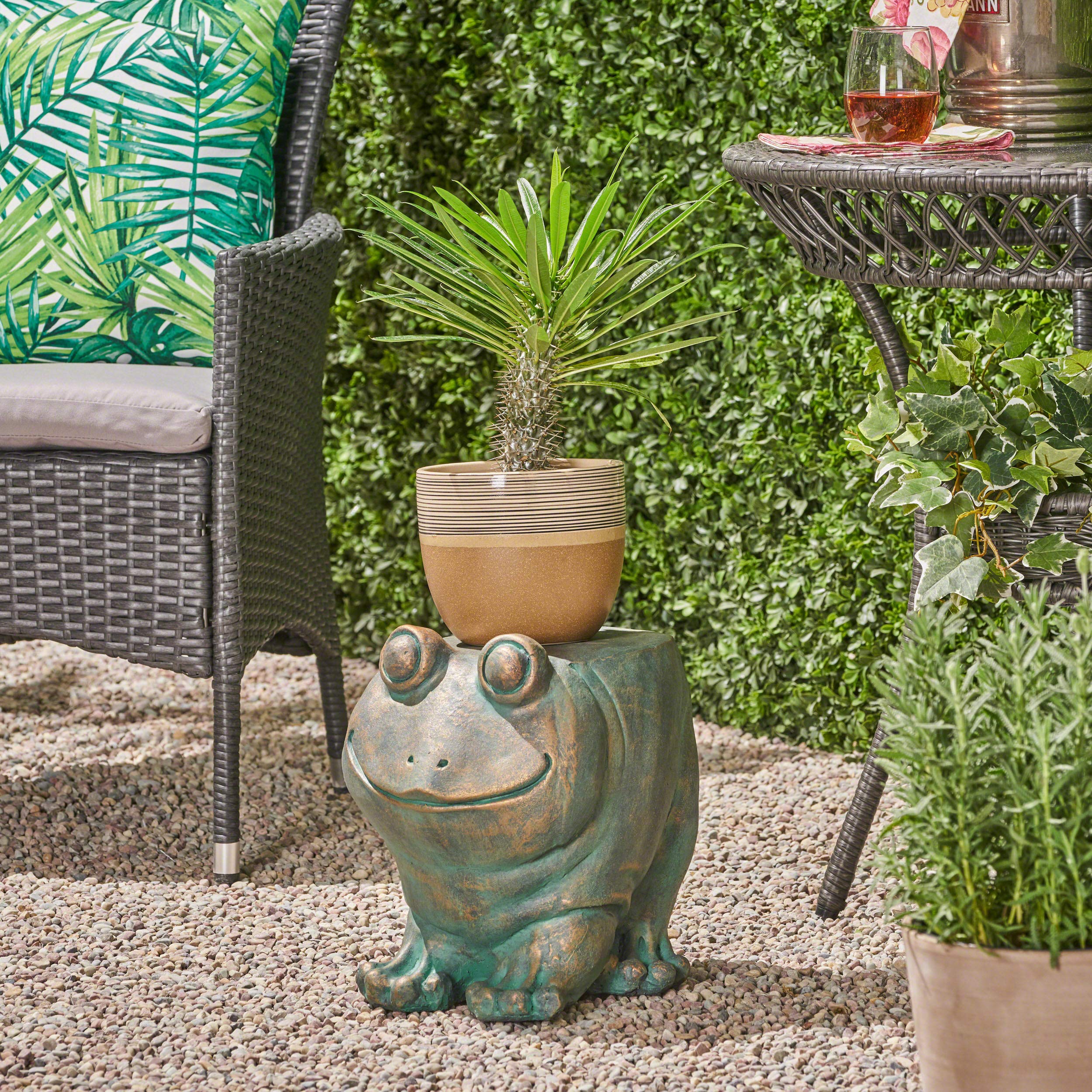 LOVMOR 13inch High Dawn Frog Garden Stool Lightweight Concrete Copper Patina Finish No Assembly Required