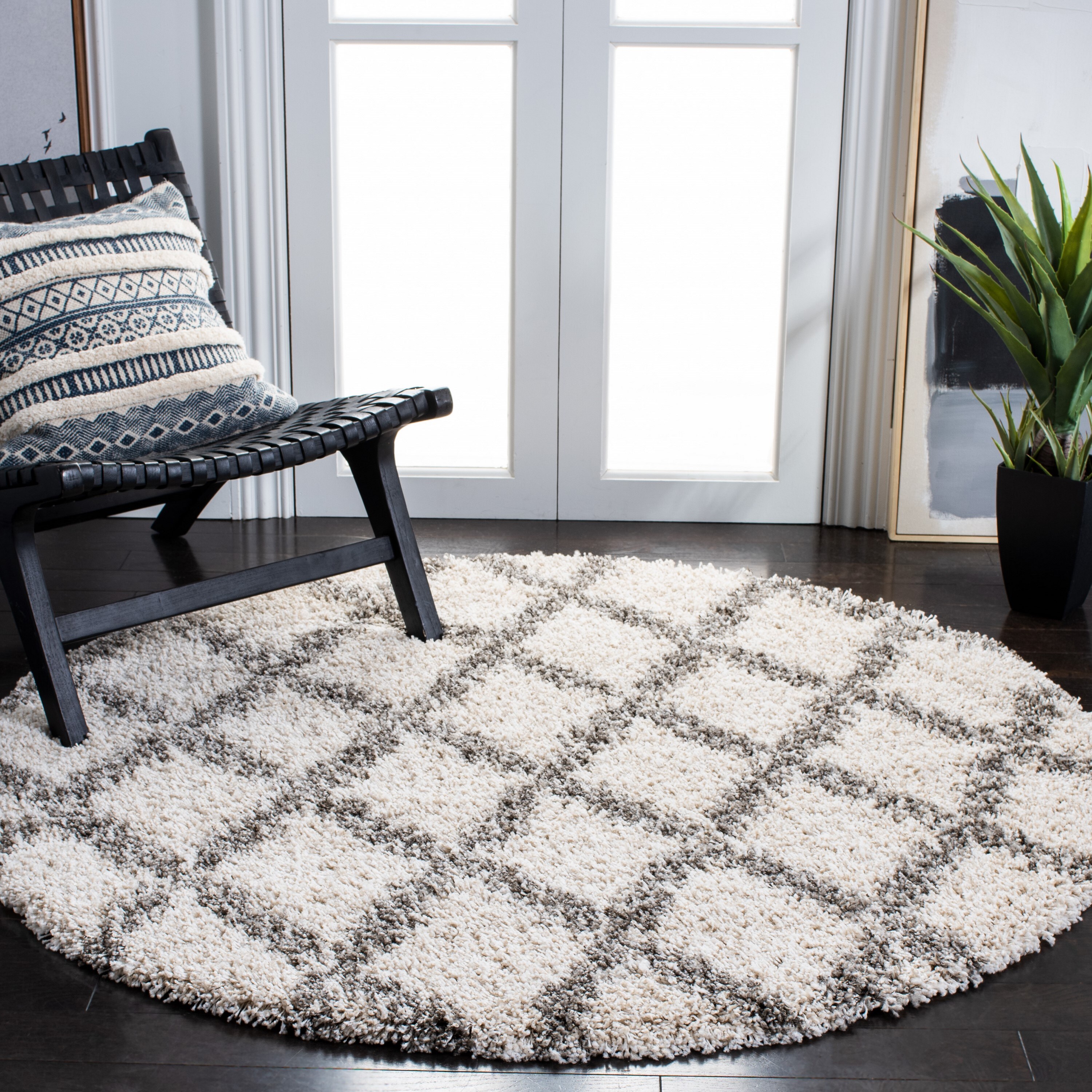 Safavieh SGH333A-5R Hudson Helena Shag 5 x 5 (ft) Loomed Polypropylene Ivory/Gray Round Indoor Trellis Area rug