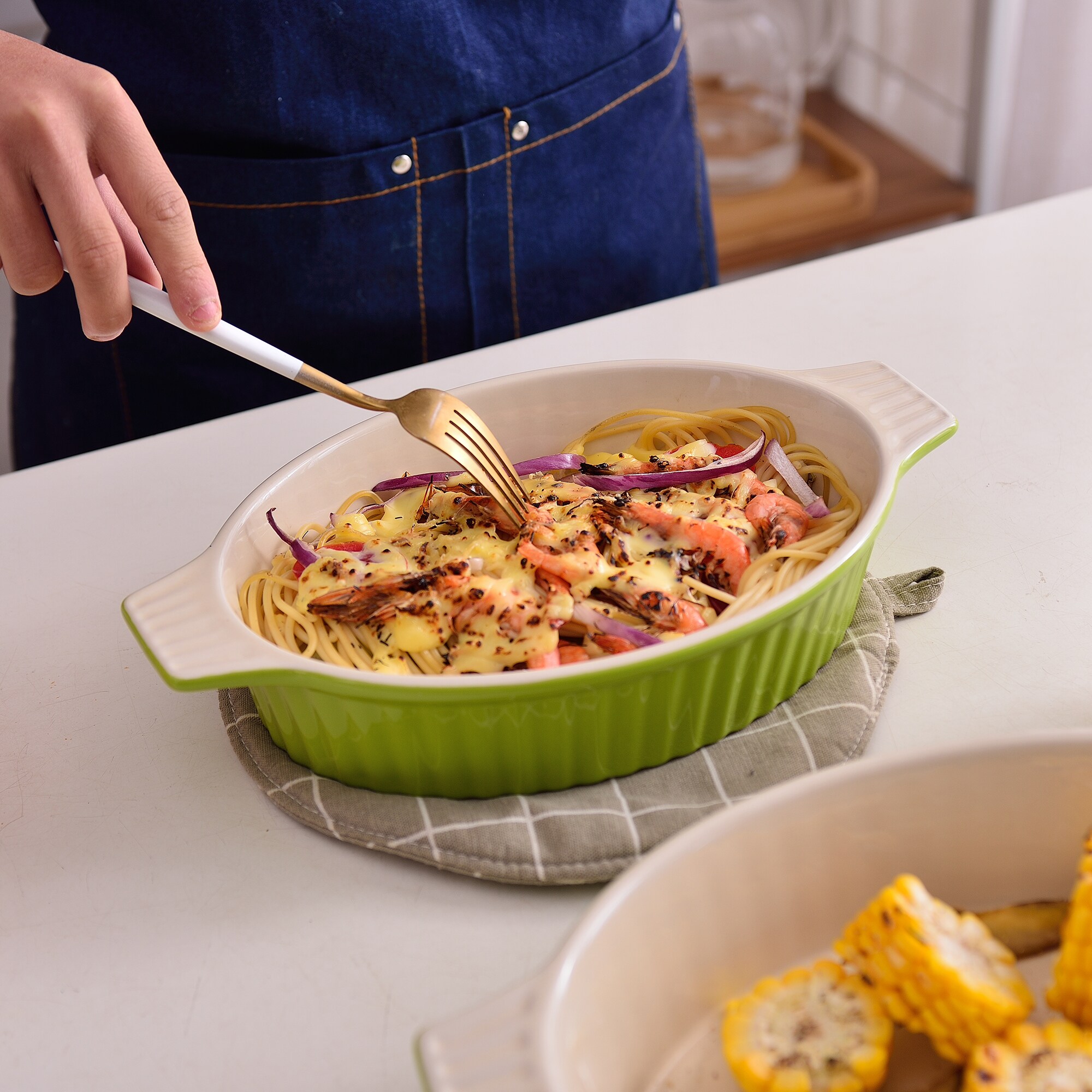 MALACASA Orange 2-Piece Ceramic Bakeware Set in the Bakeware