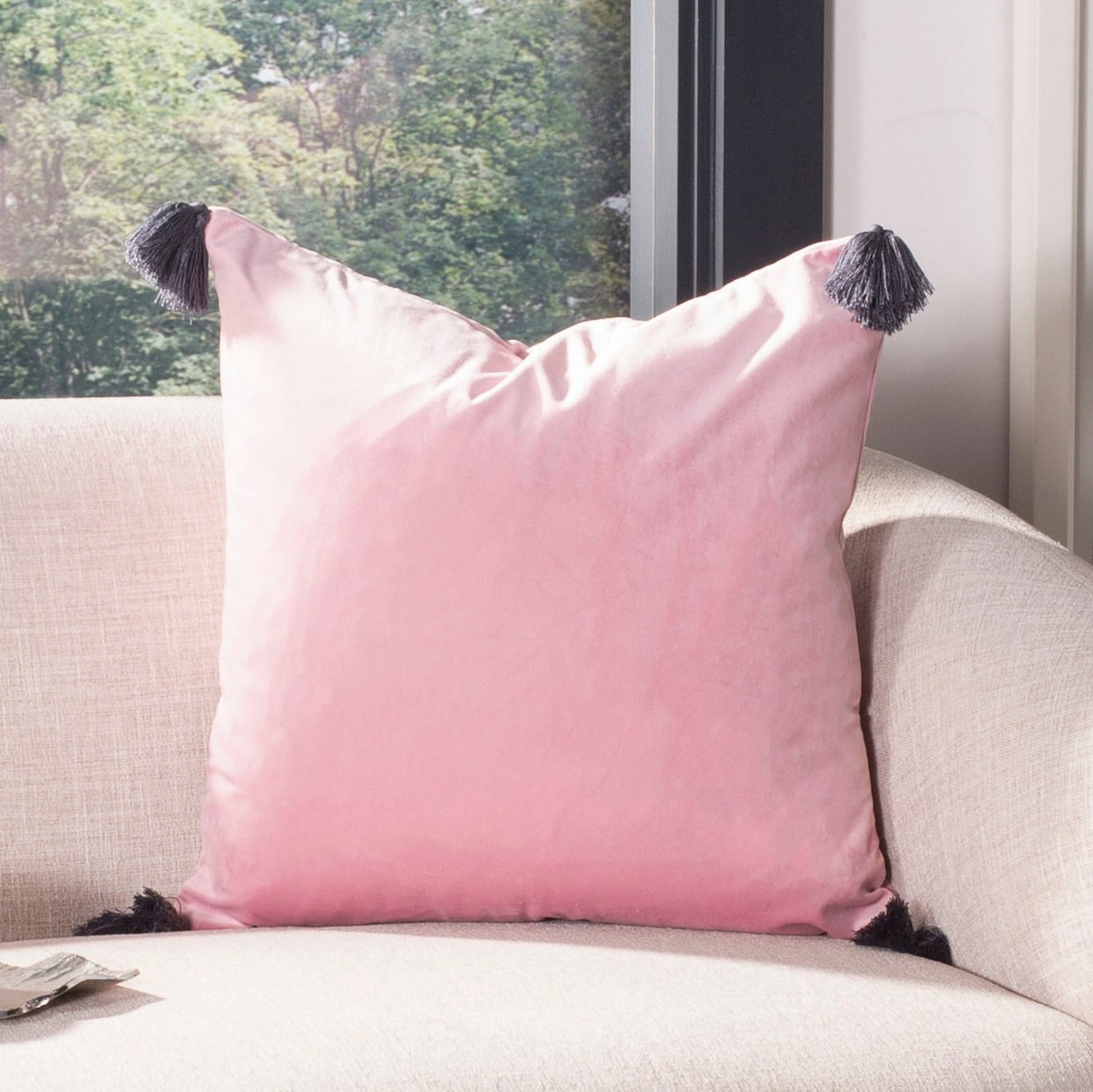 Safavieh PLS7039A-1818 Accent-Pillows - View #2