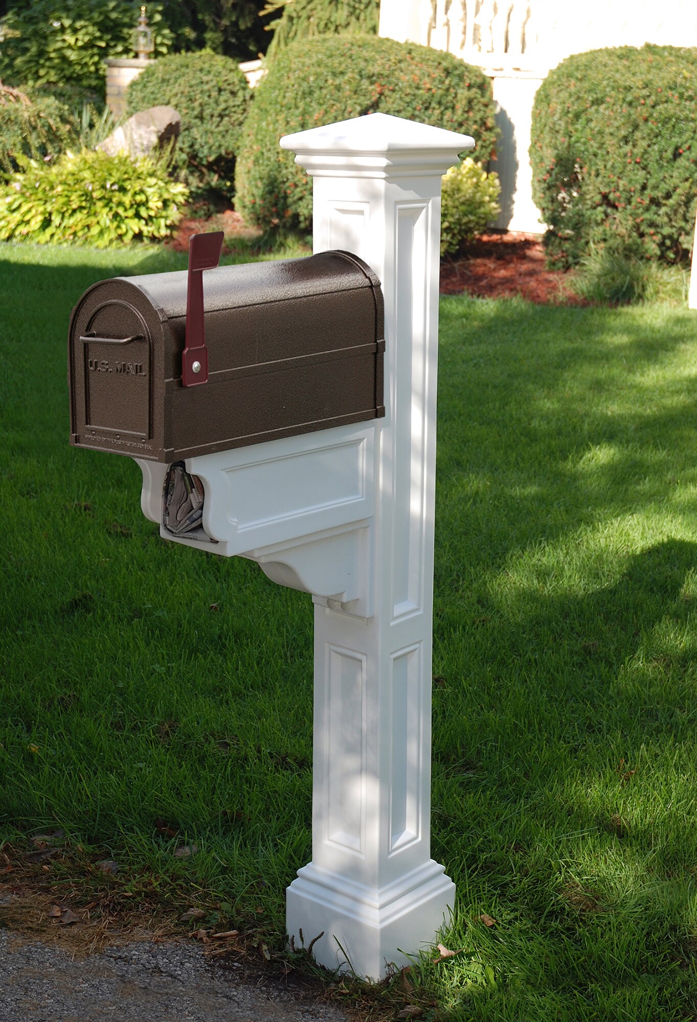 Mayne 5846-W Mailbox-Posts - View #4