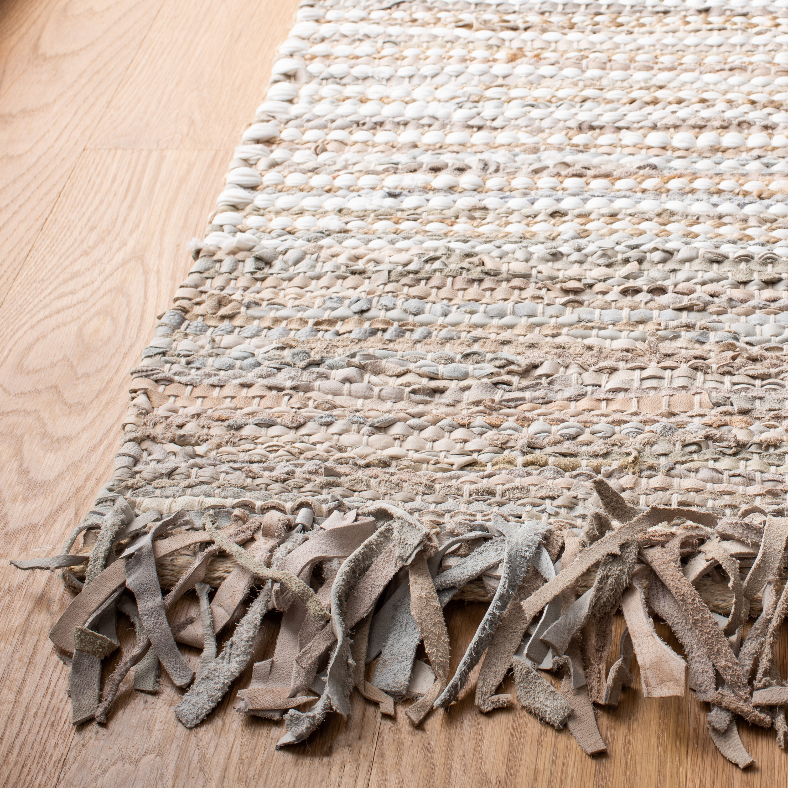 Safavieh VTL373B-6SQ rugs - View #2