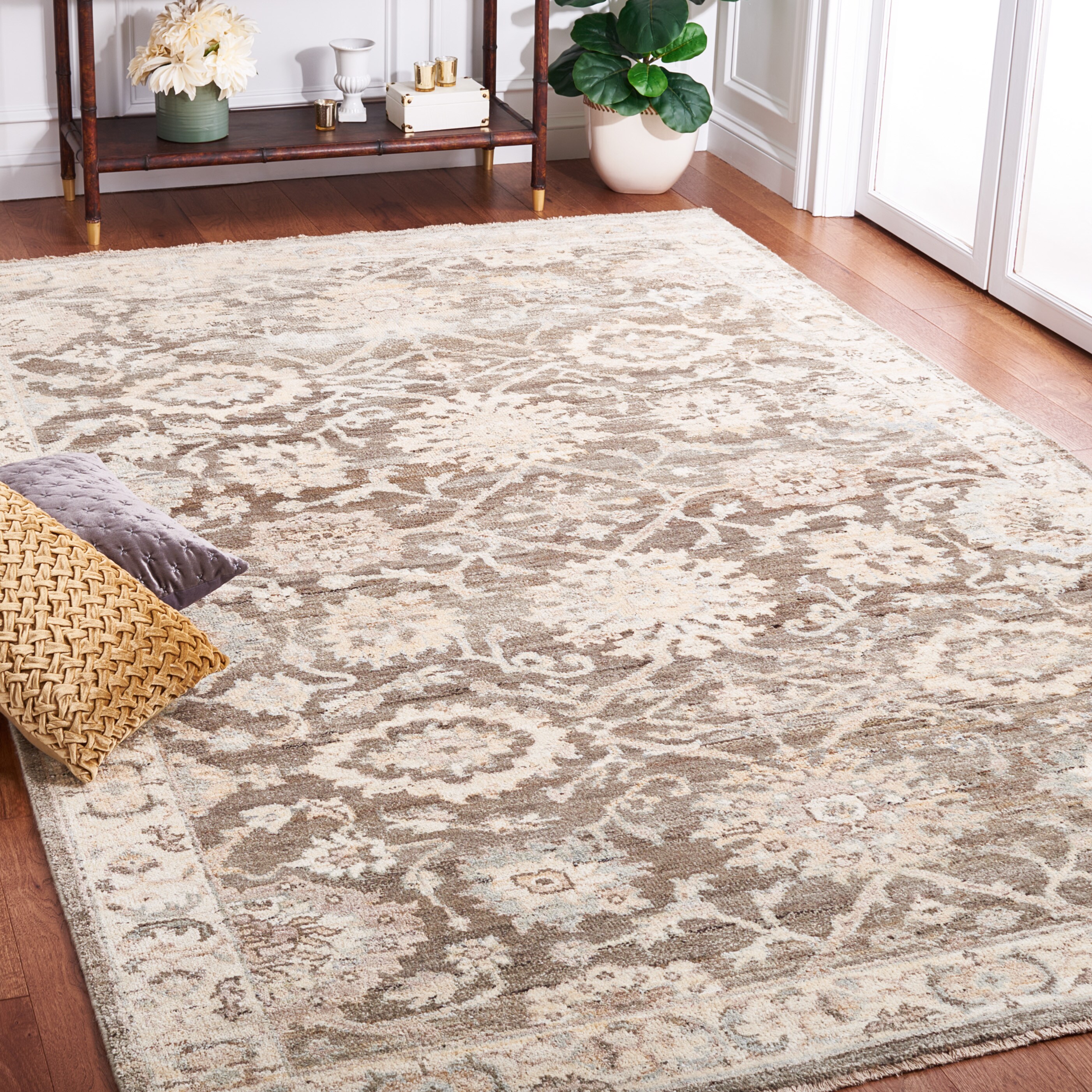  Oushak 133 Gray/Ivory Traditional 6ft x 9ft Medium Rectangle Rug