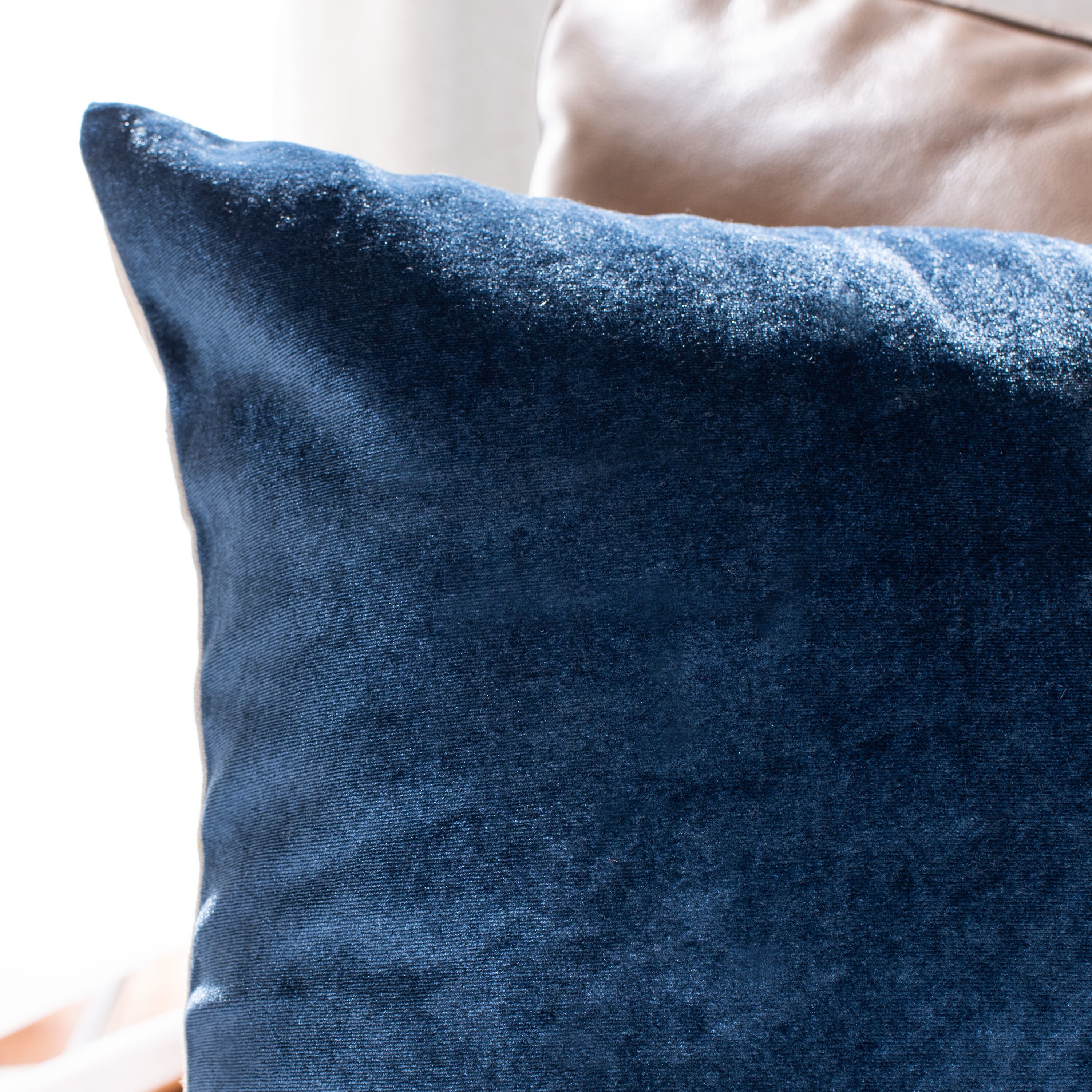 Safavieh PLS7133A-1818 Accent-Pillows - View #3
