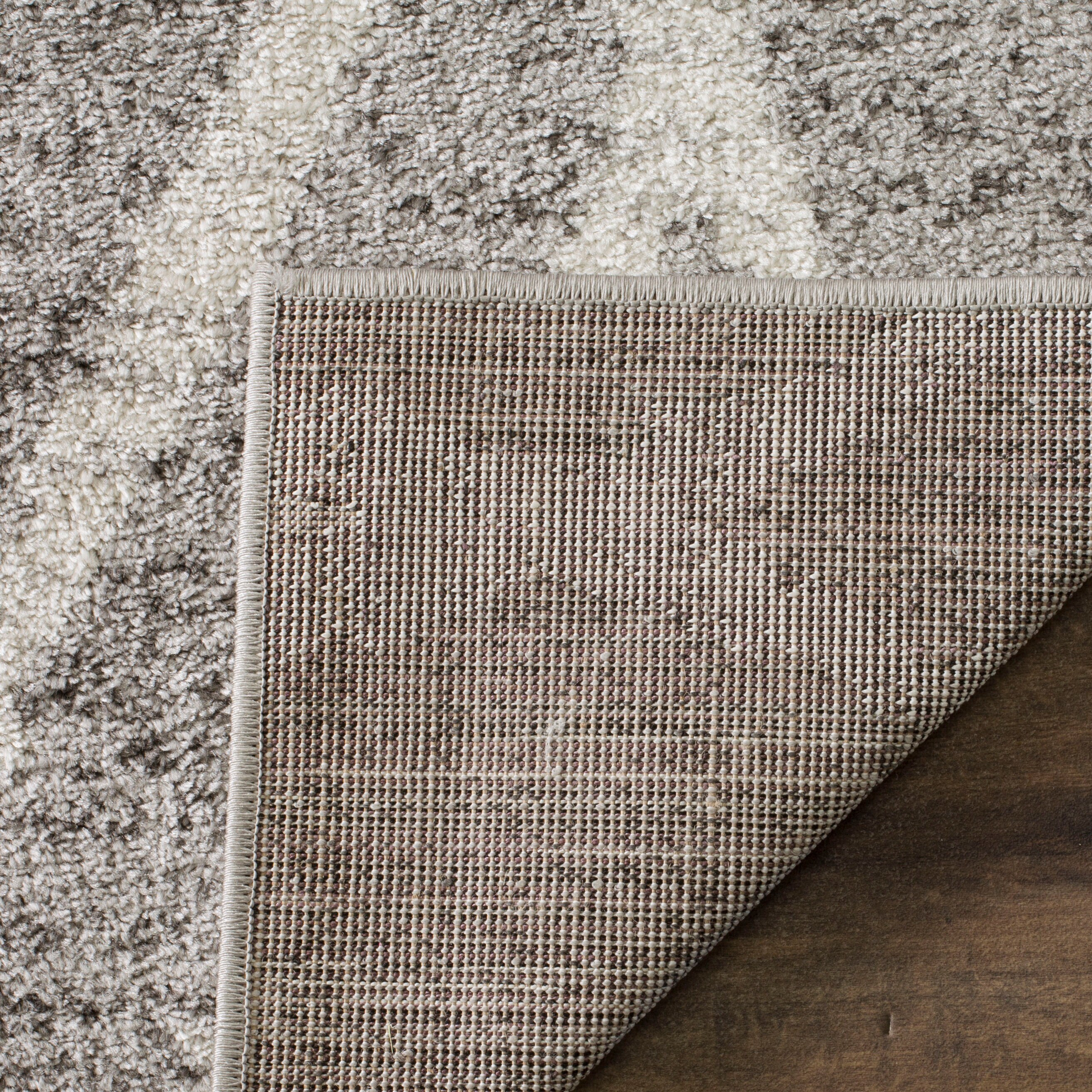 Chic Ivory & Silver 4' x 6' Reversible Synthetic Area Rug
