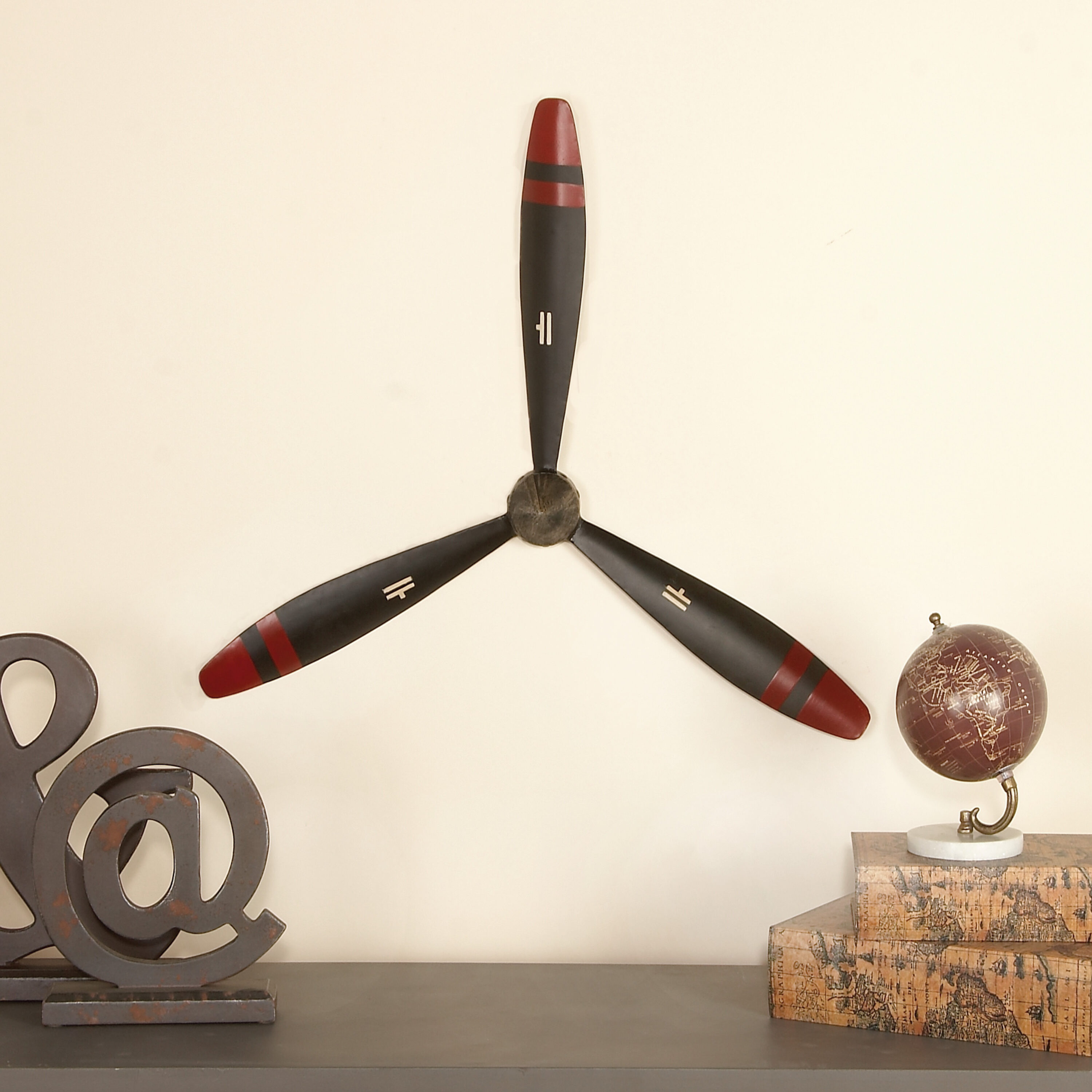 Grayson Lane 22-in W x 25-in H Metal Propeller Nautical Wall Sculpture in  the Wall Accents department at