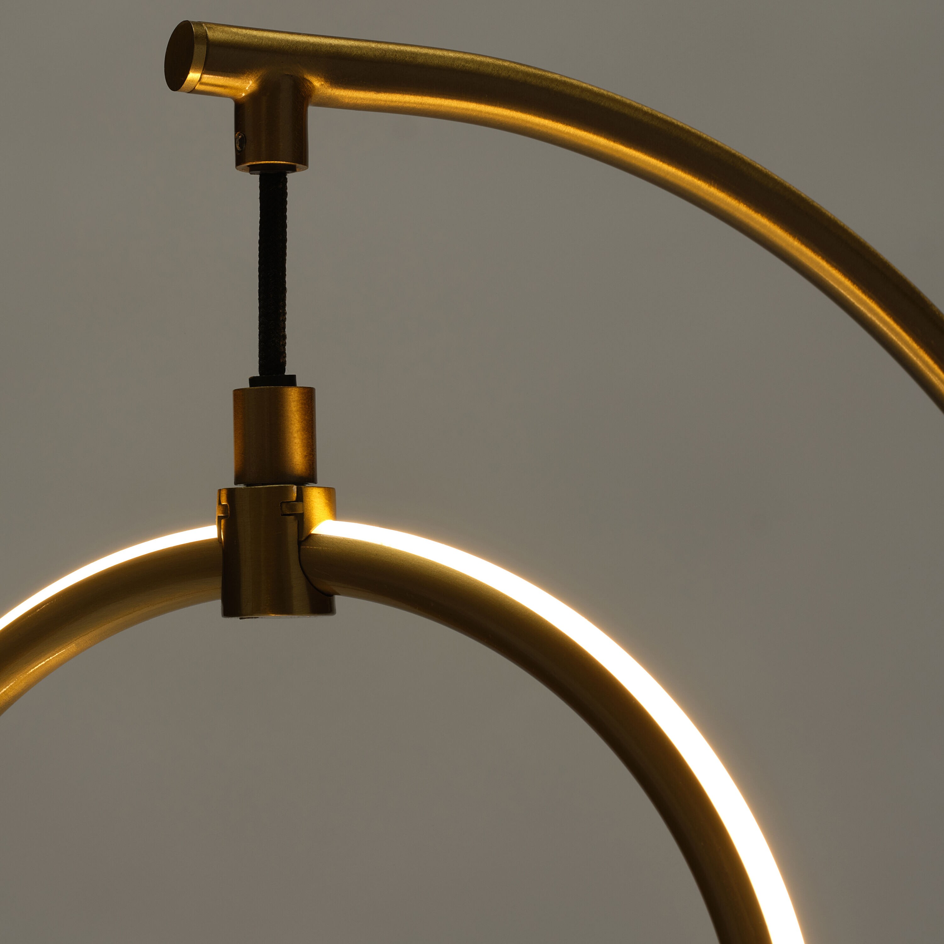 Brightech TL-NVA-BRS Table-Lamps - View #6