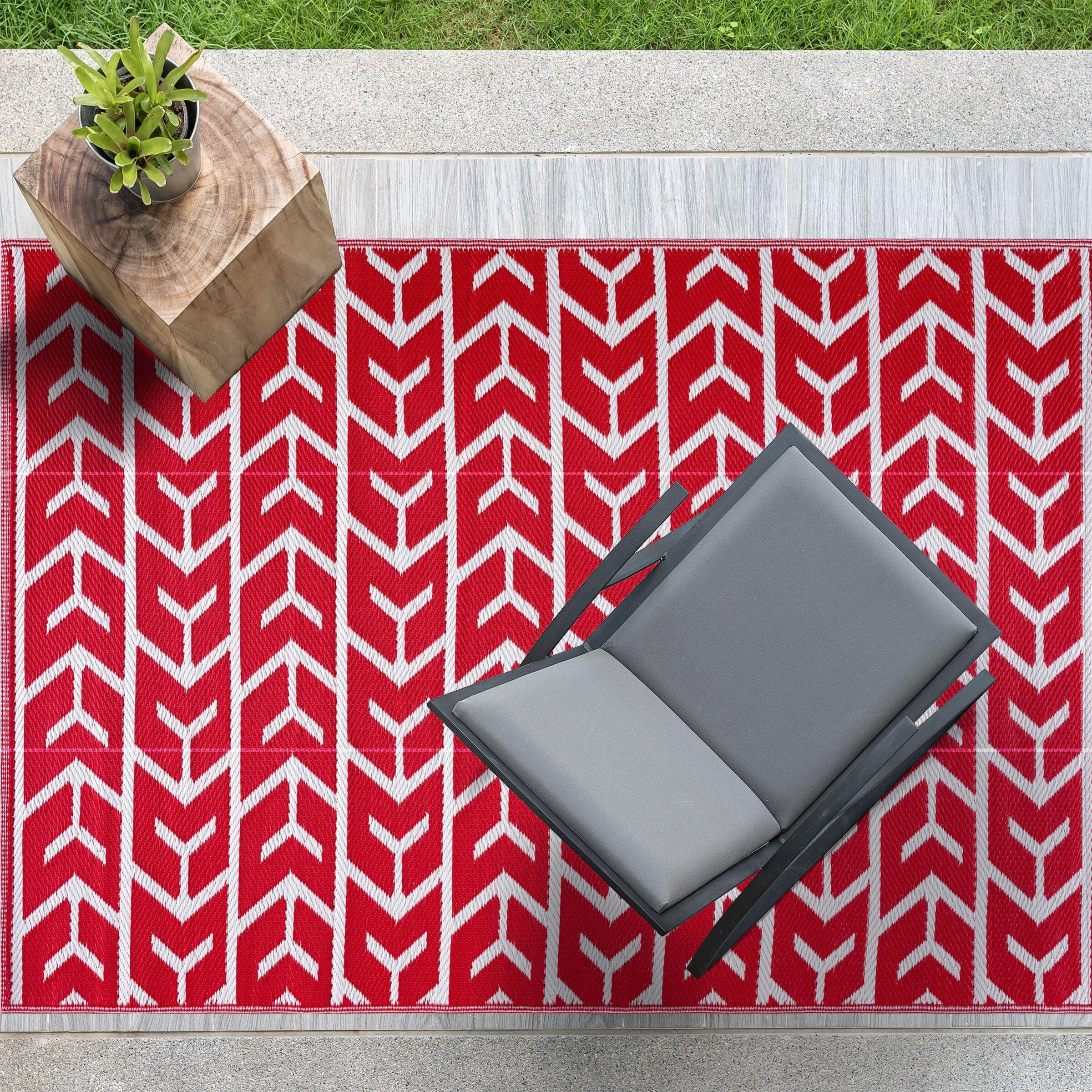 Playa Rug PLY-F-AMS-RW-8X10 8 x 10 (ft) Polypropylene Amsterdam-Red White Rectangular Indoor/Outdoor Geometric Area rug