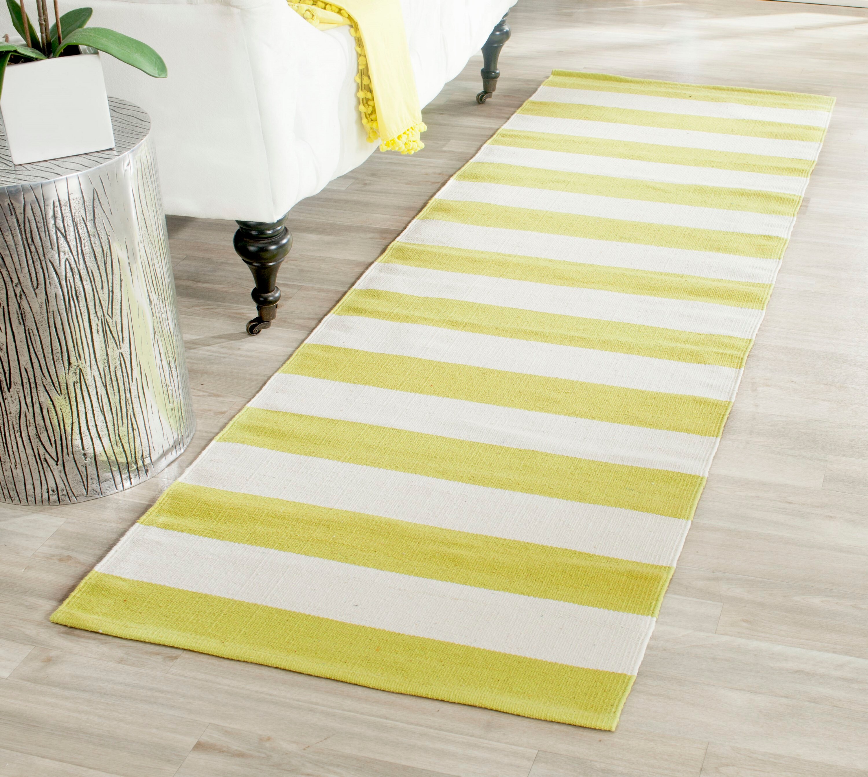 Safavieh MTK712E-29 Montauk Maslin 2 x 9 (ft) Cotton Green/Ivory Rectangular Indoor Stripe Coastal Runner rug