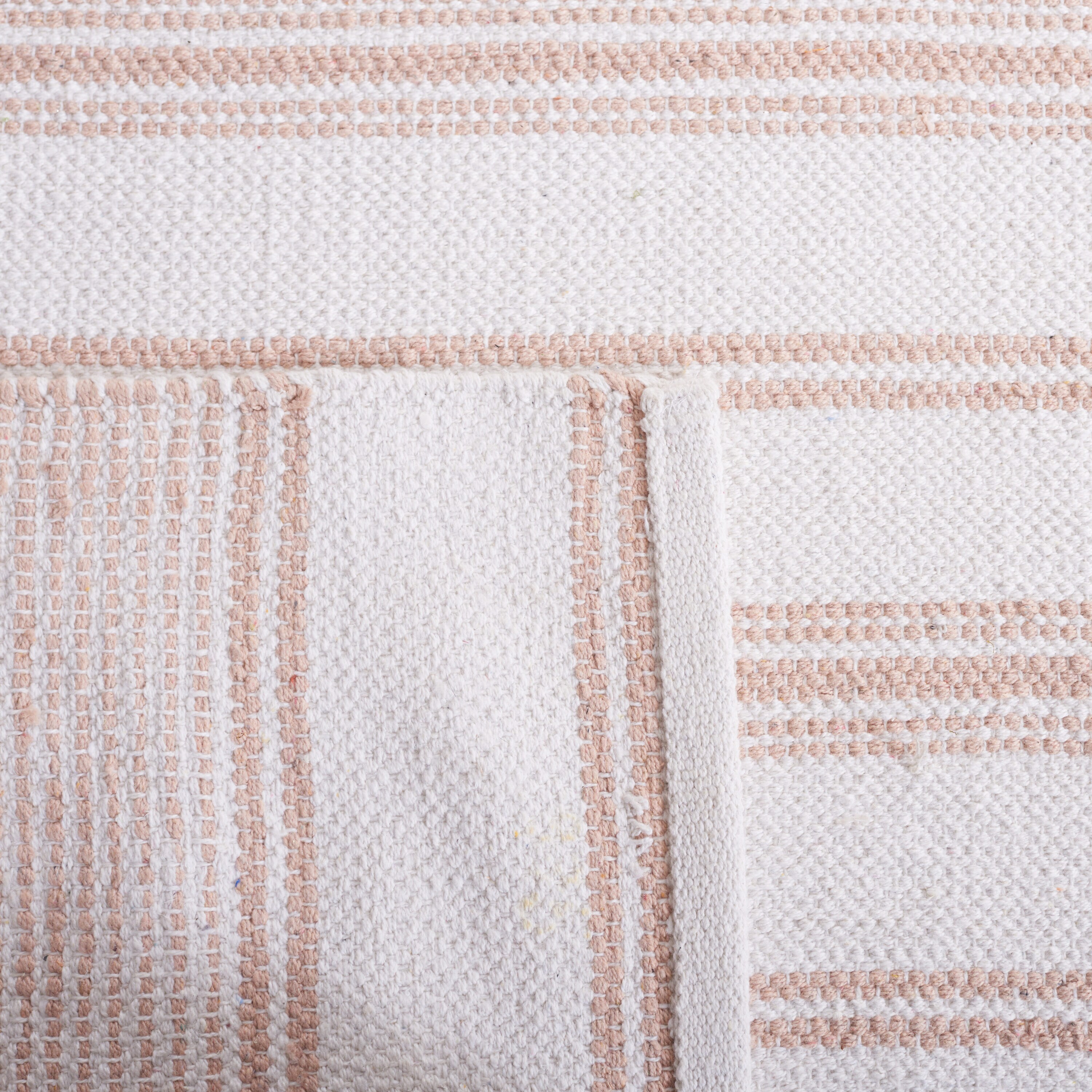 Safavieh MTK708U-4 rugs - View #3