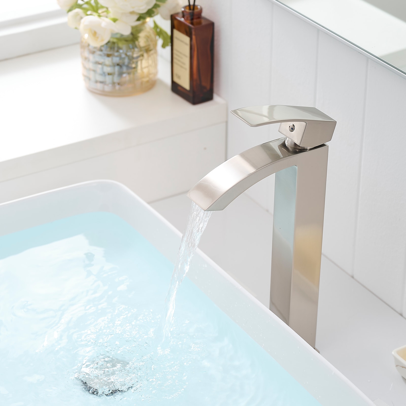 Lirago - Brushed Nickel Bathroom Faucet Single Hole Modern Single Handle Vanity Basin Faucet