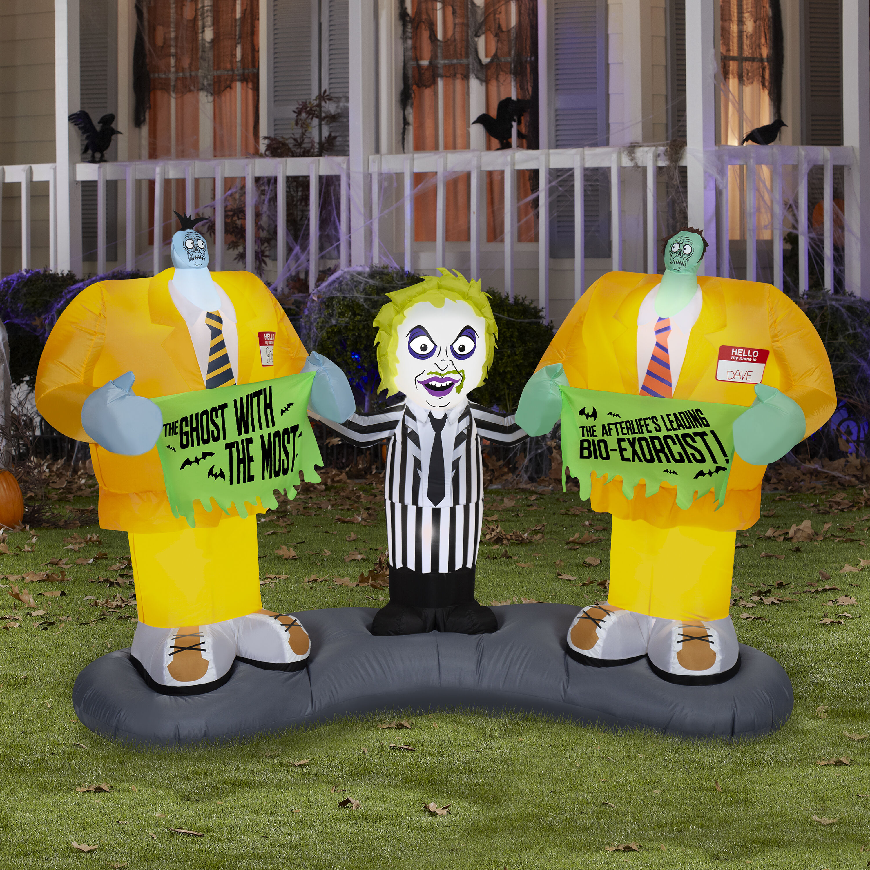 Gemmy 4.99-ft Yard Stake Lighted Warner Bros. Beetlejuice Inflatable in ...