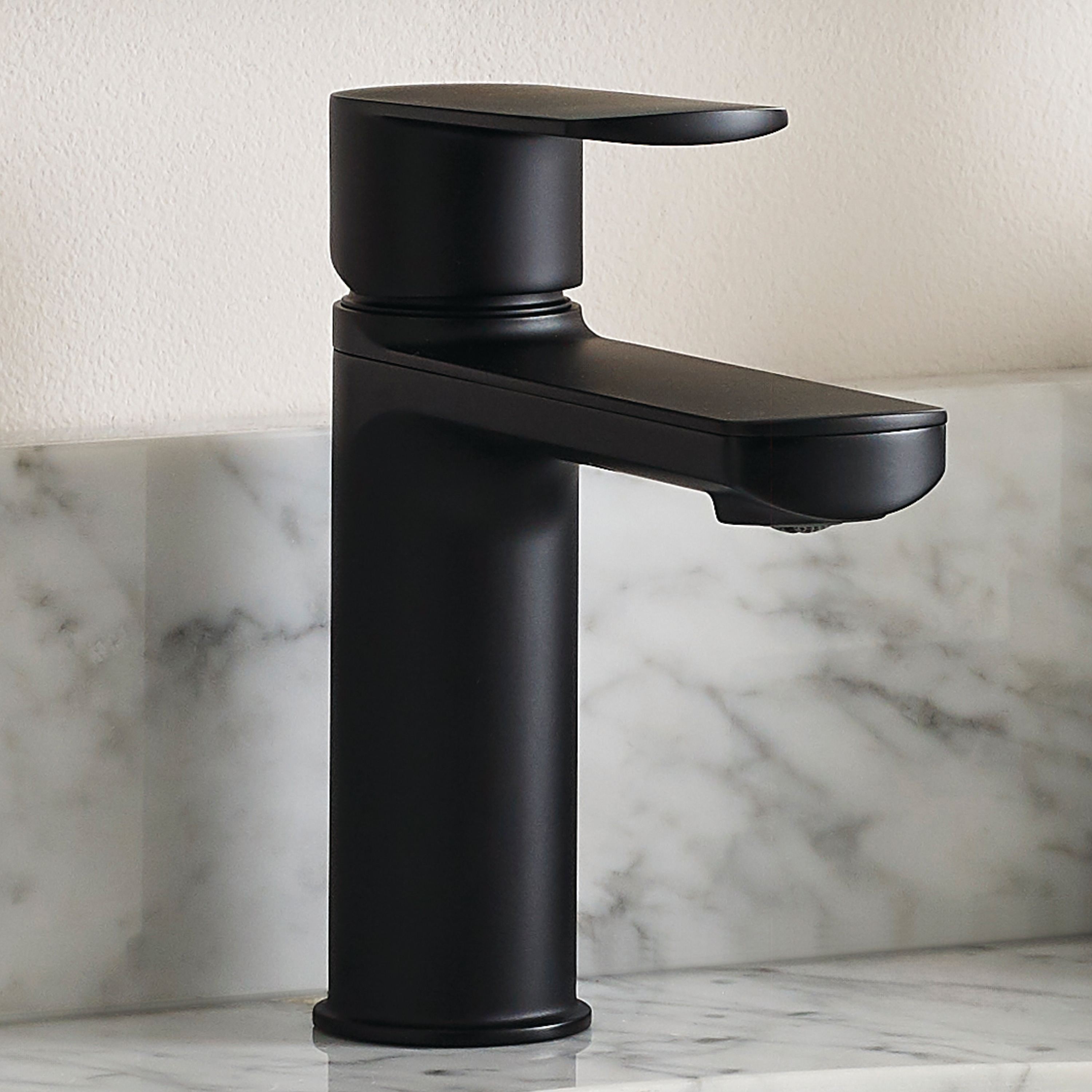 Origin 21 FS6A0282BL Candace Matte Black Single hole 1-handle WaterSense Mid-arc Residential Handle Bathroom Sink Faucet with Drain with Deck Plate