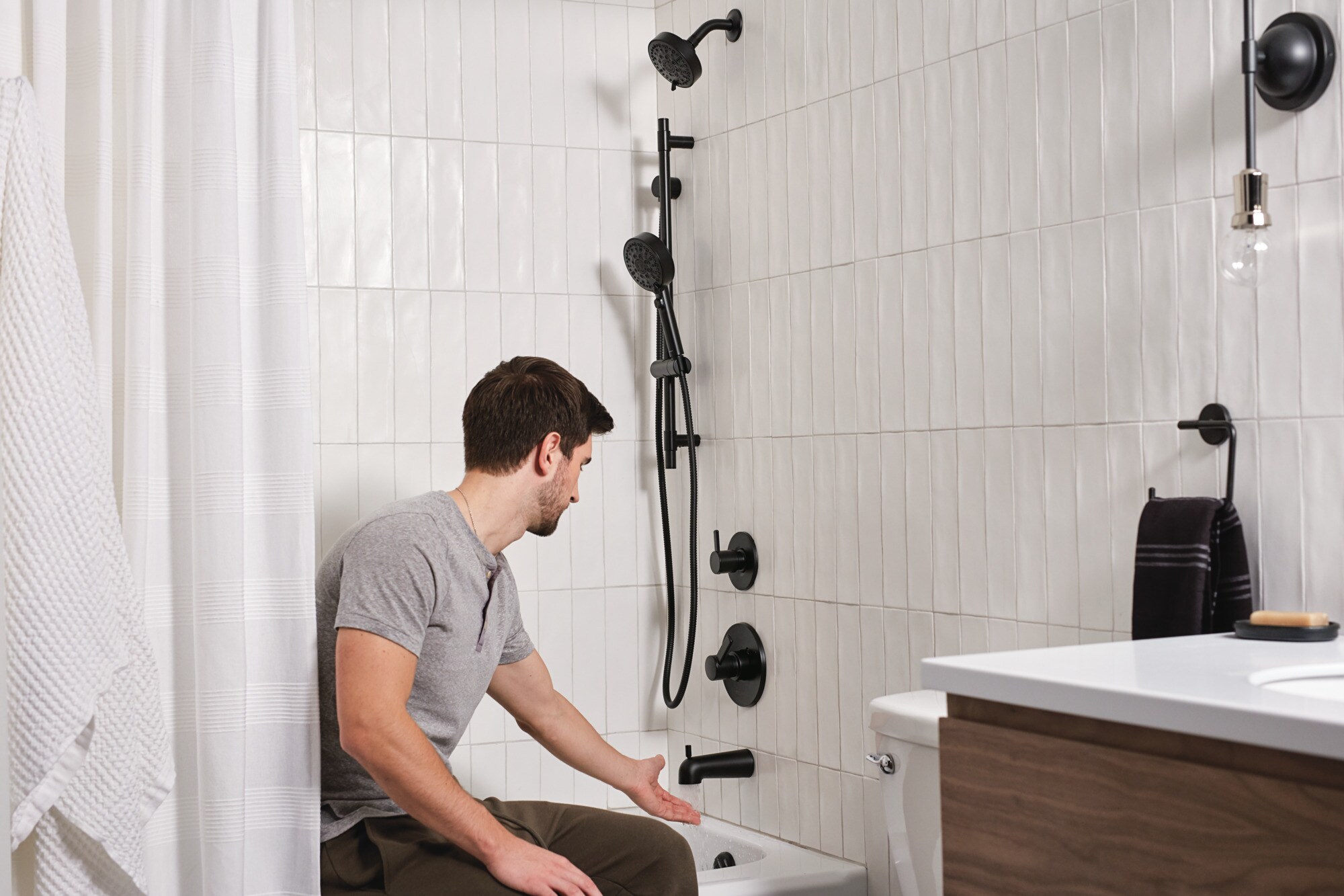 Peerless Precept Matte Black 2.625-in Bathtub/Shower Diverter (0.5