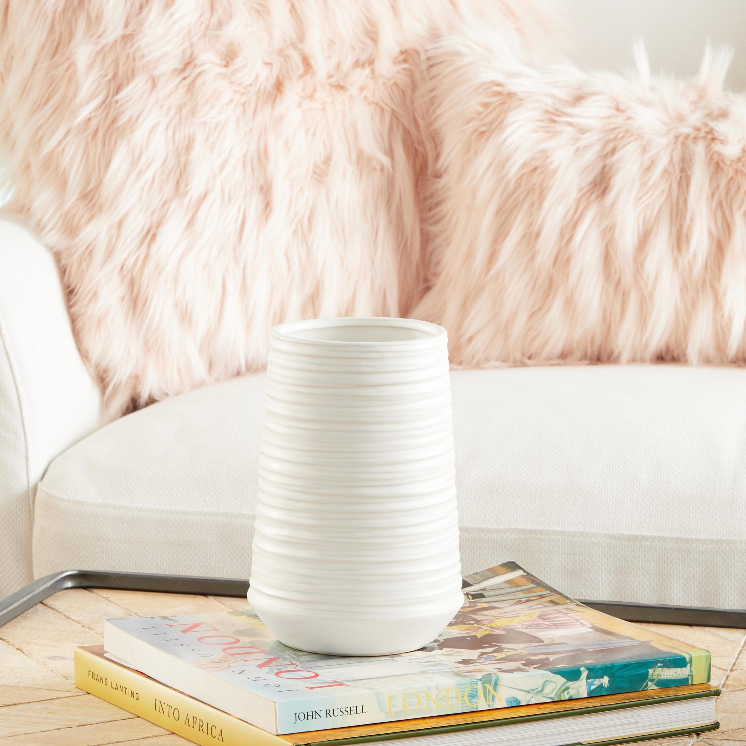 CosmoLiving by Cosmopolitan 74684 White Porcelain Modern Vase