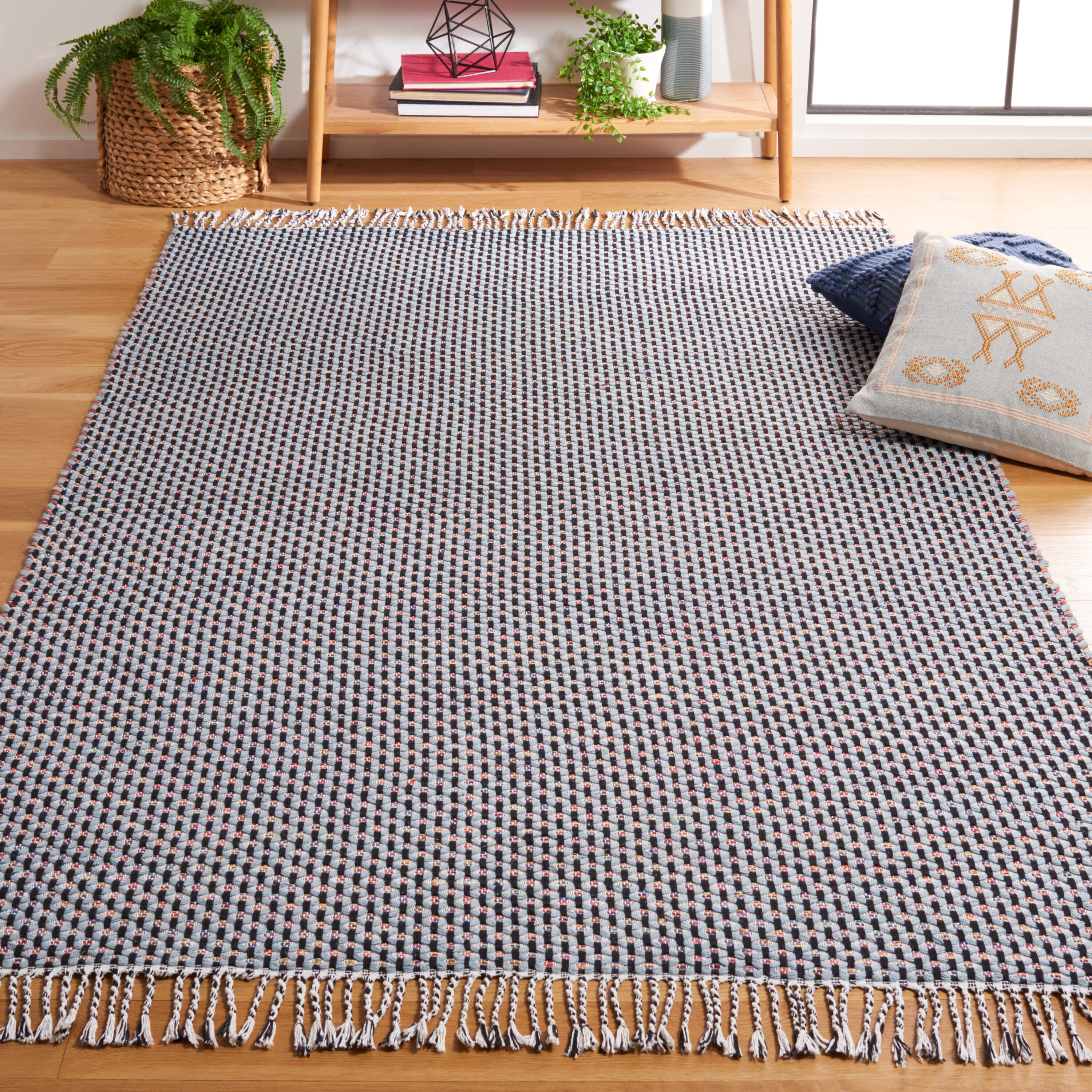  Montauk 475 Blue/Black Contemporary 5ft x 8ft Medium Rectangle Rug