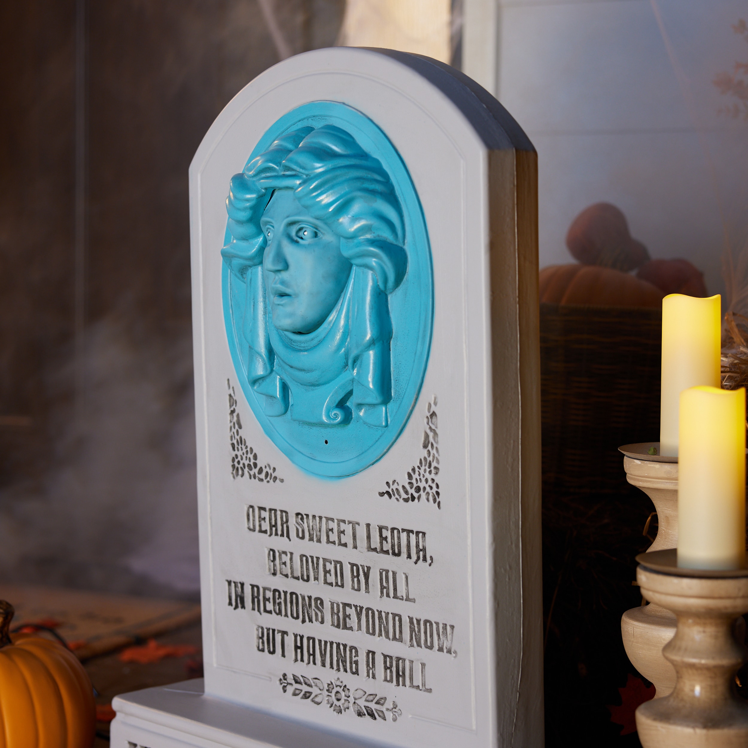 Disney 2-ft Freestanding Talking Lighted Haunted Mansion Madame Leota ...
