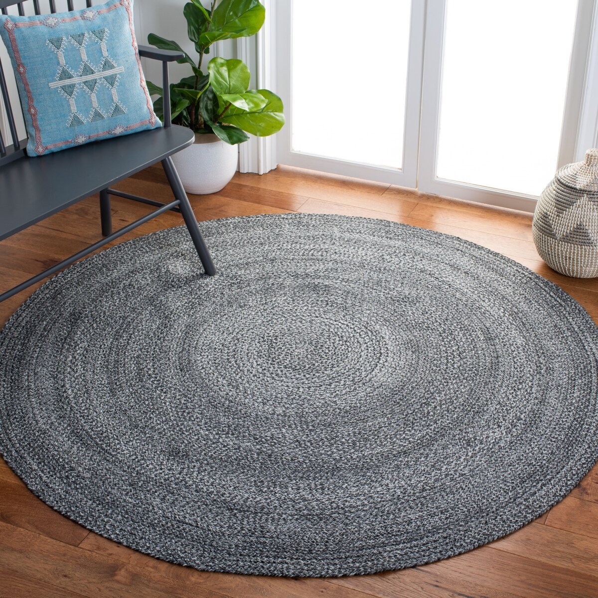 Safavieh Cape Cod Eilika Polyester Charcoal Round Indoor Solid ...